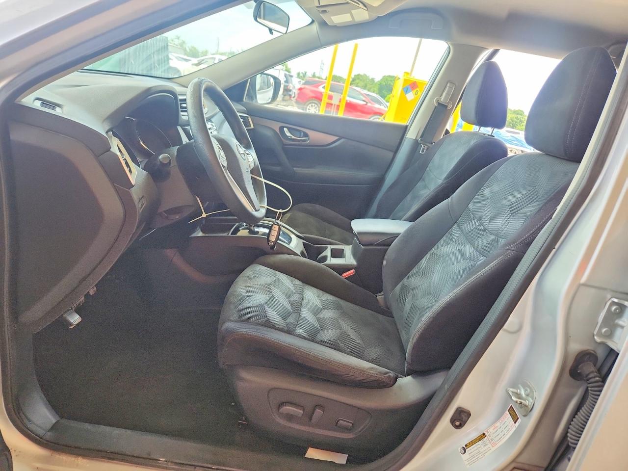 2014 Nissan Rogue S Серебряный vin: 5N1AT2MTXEC784605