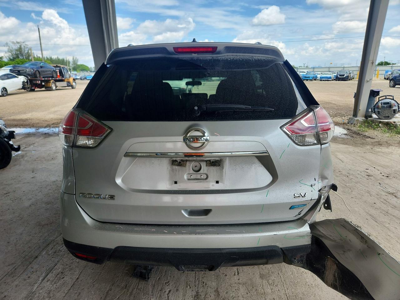 2014 Nissan Rogue S Серебряный vin: 5N1AT2MTXEC784605
