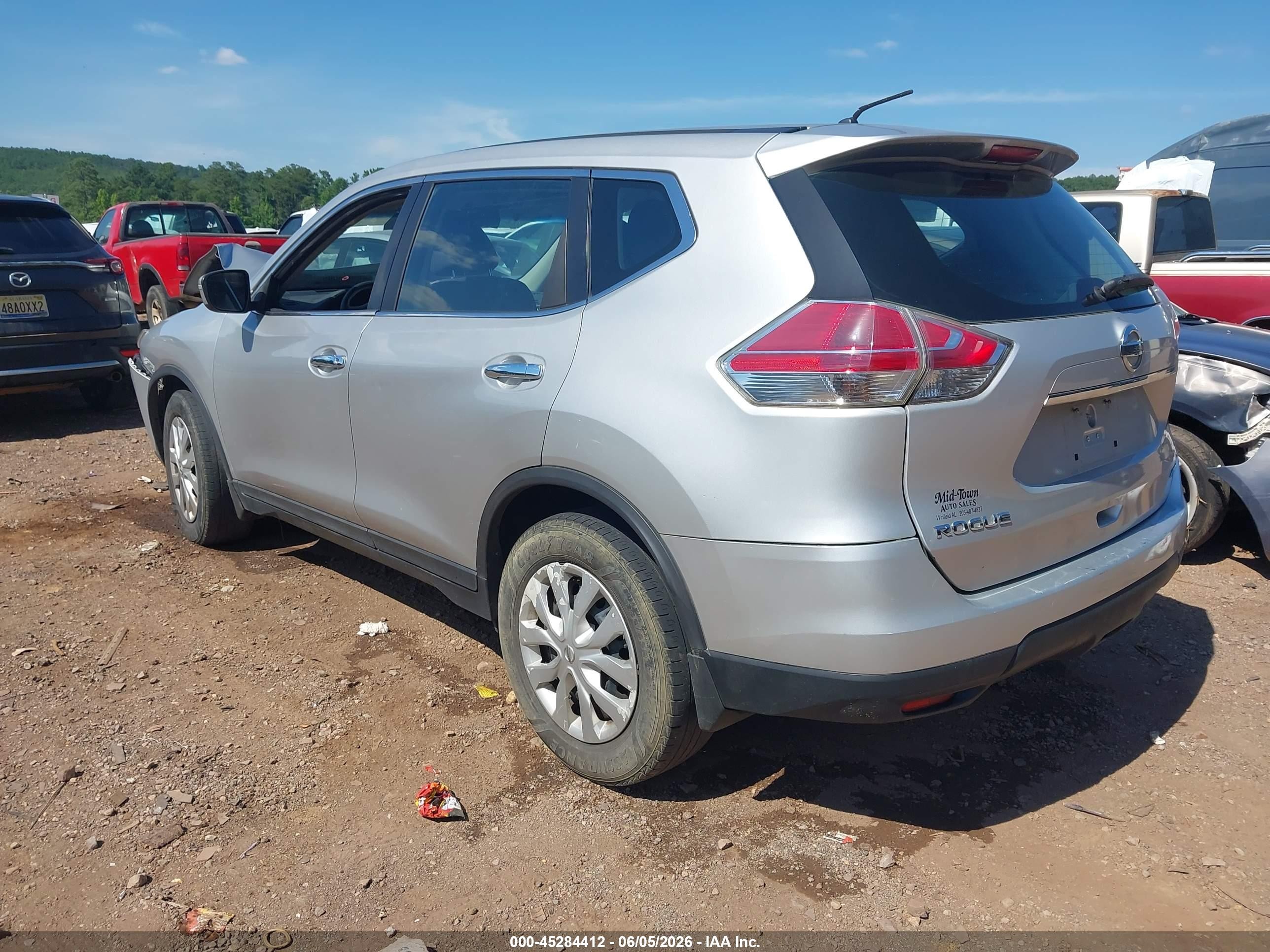 2014 Nissan Rogue S Silver vin: 5N1AT2MTXEC809051