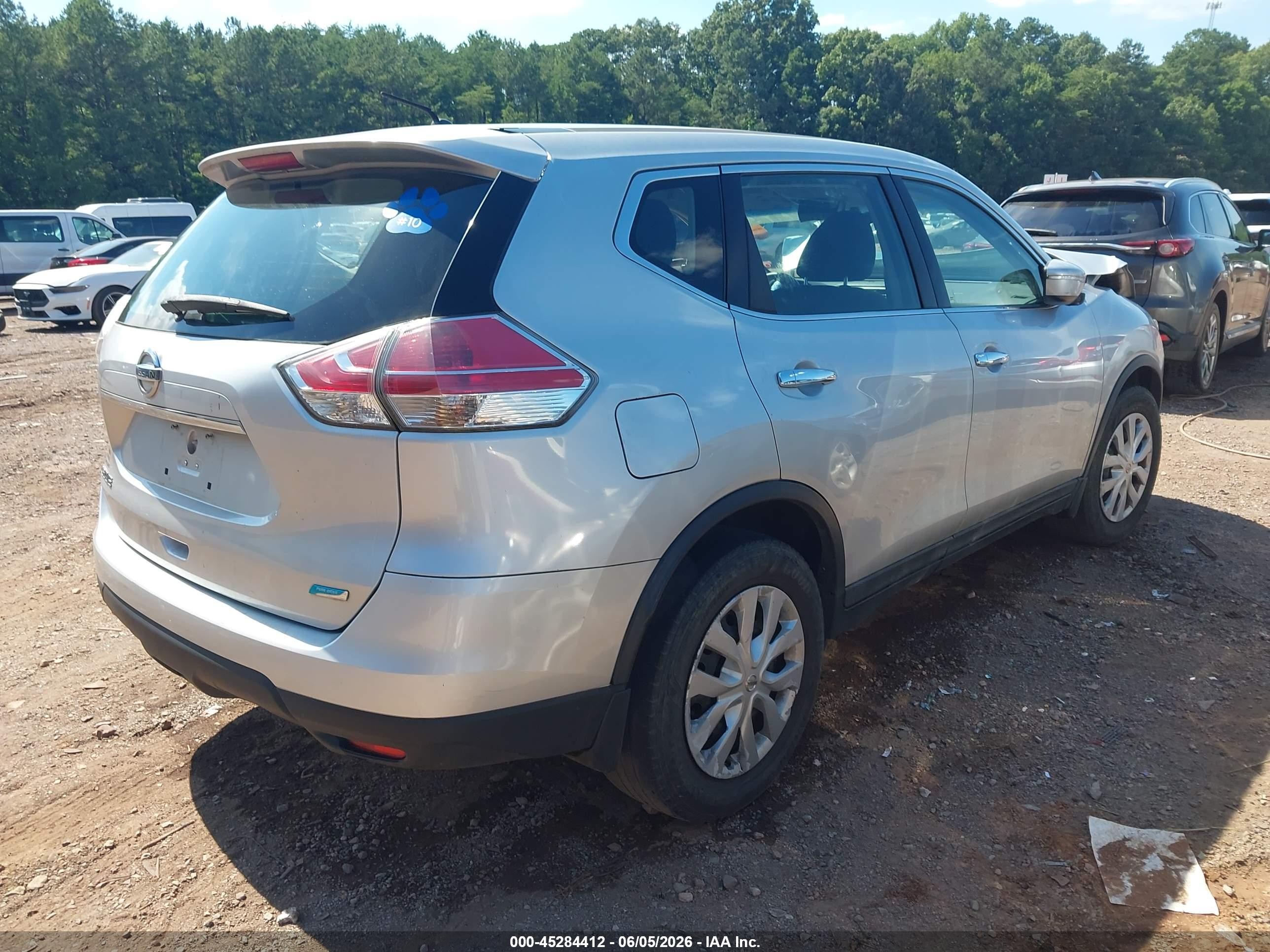 2014 Nissan Rogue S Silver vin: 5N1AT2MTXEC809051
