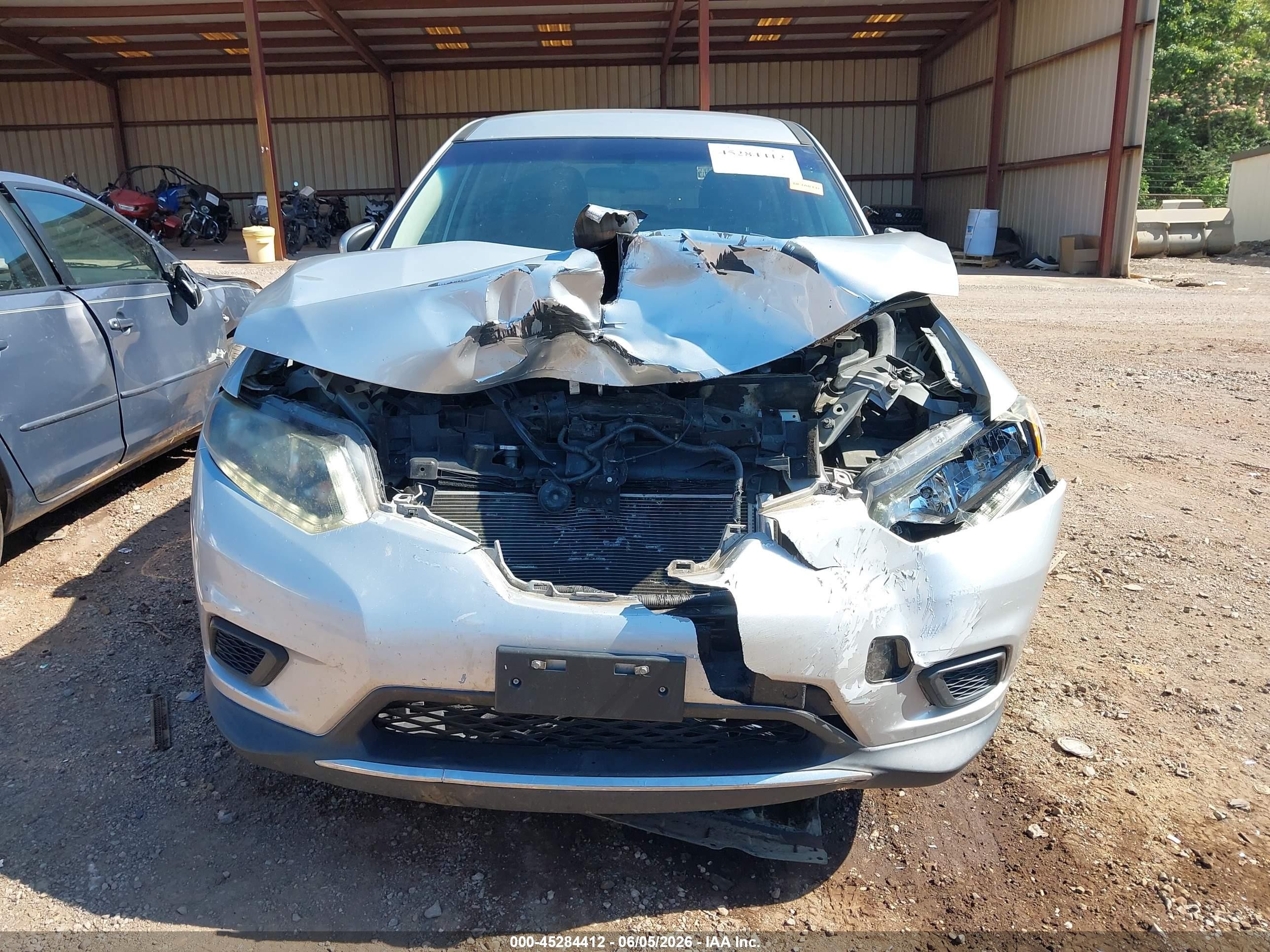 2014 Nissan Rogue S Silver vin: 5N1AT2MTXEC809051