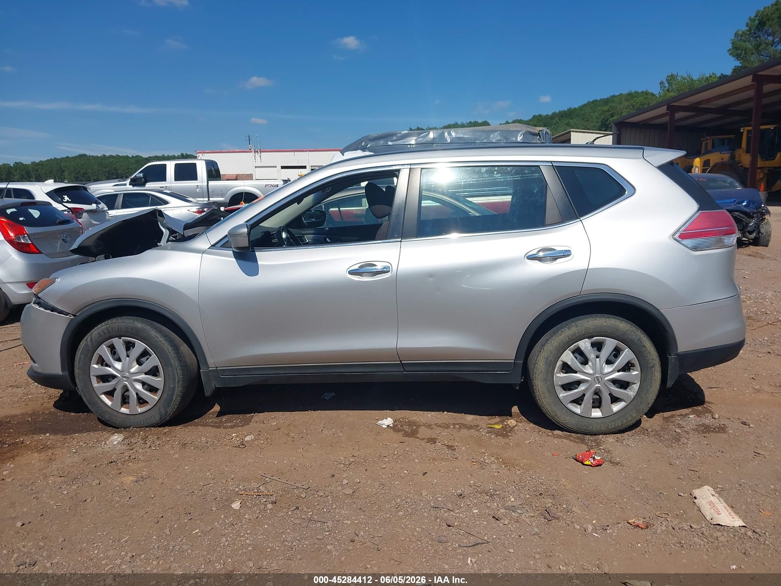 2014 Nissan Rogue S Silver vin: 5N1AT2MTXEC809051