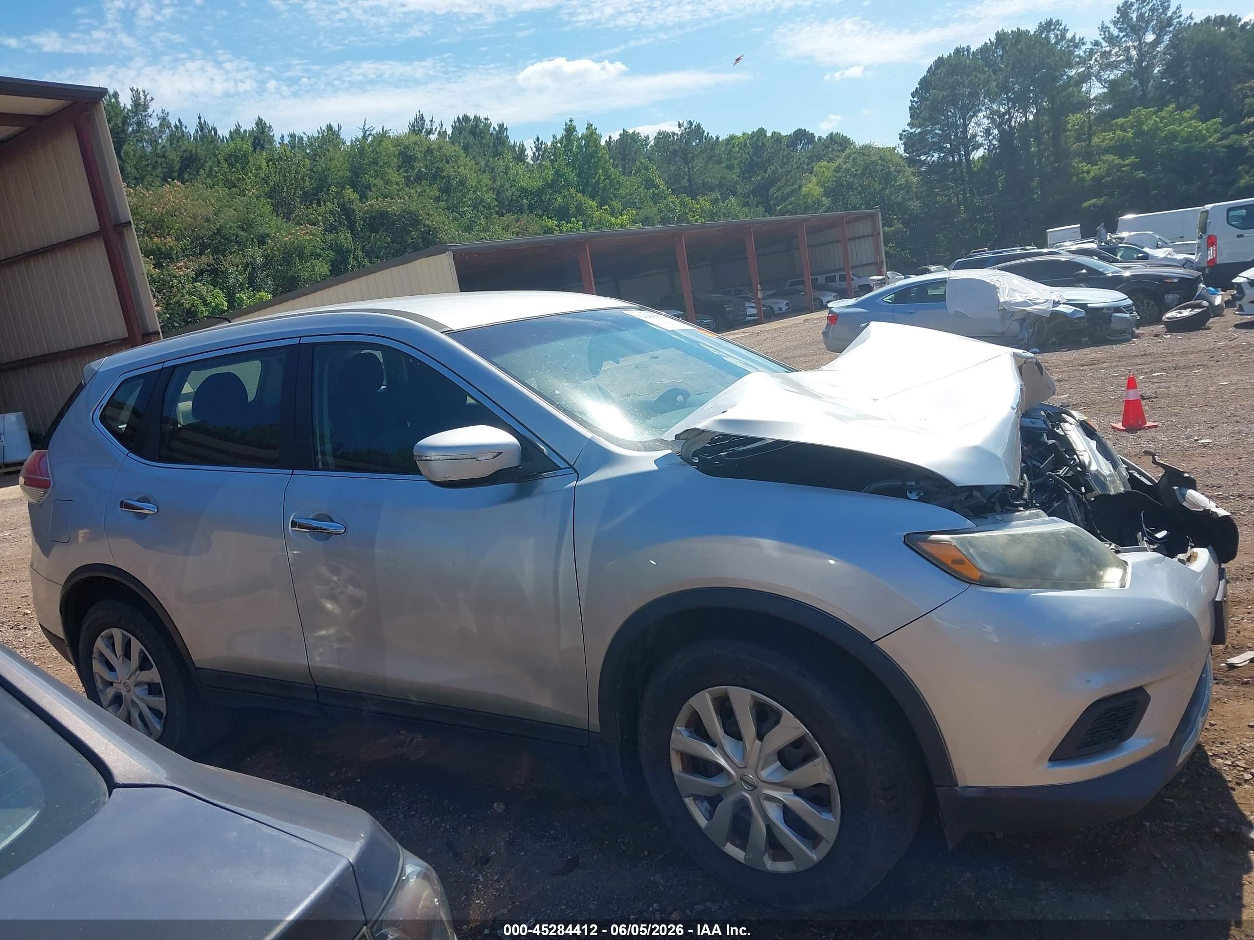 2014 Nissan Rogue S Silver vin: 5N1AT2MTXEC809051