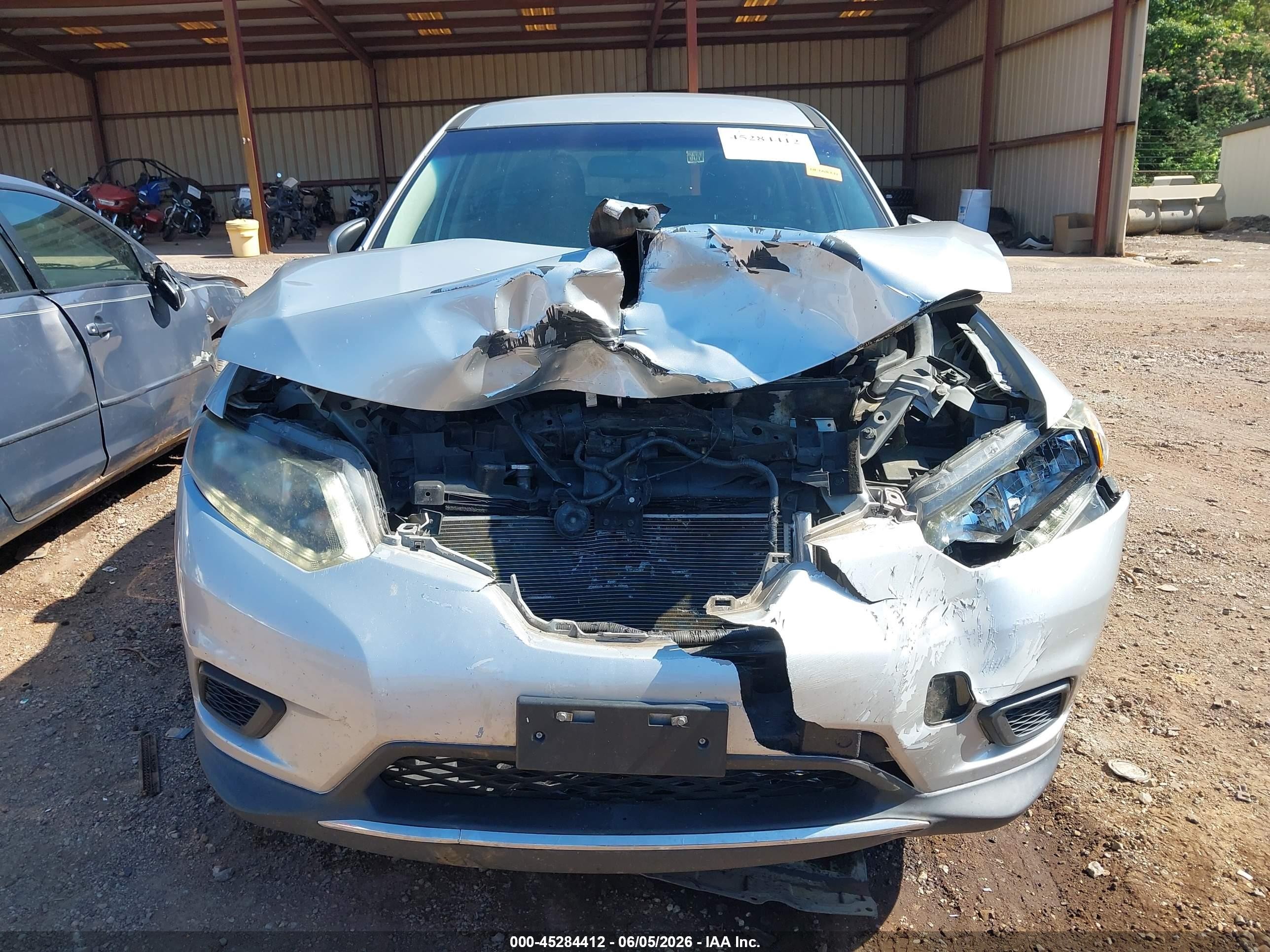 2014 Nissan Rogue S Silver vin: 5N1AT2MTXEC809051