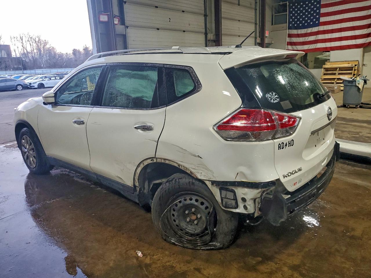 2014 Nissan Rogue S White vin: 5N1AT2MTXEC811298