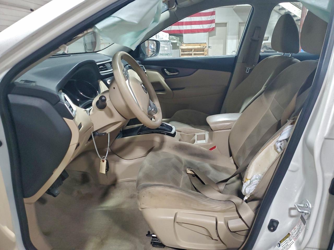 2014 Nissan Rogue S White vin: 5N1AT2MTXEC811298