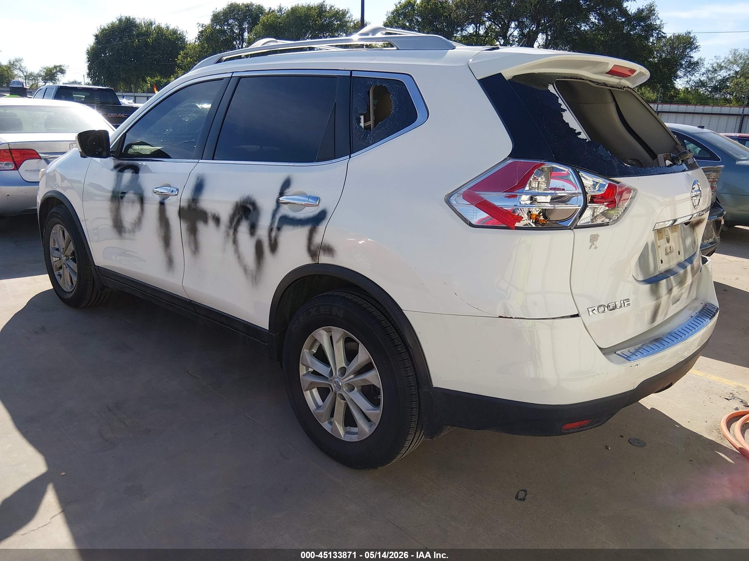2014 Nissan Rogue Sv White vin: 5N1AT2MTXEC815092