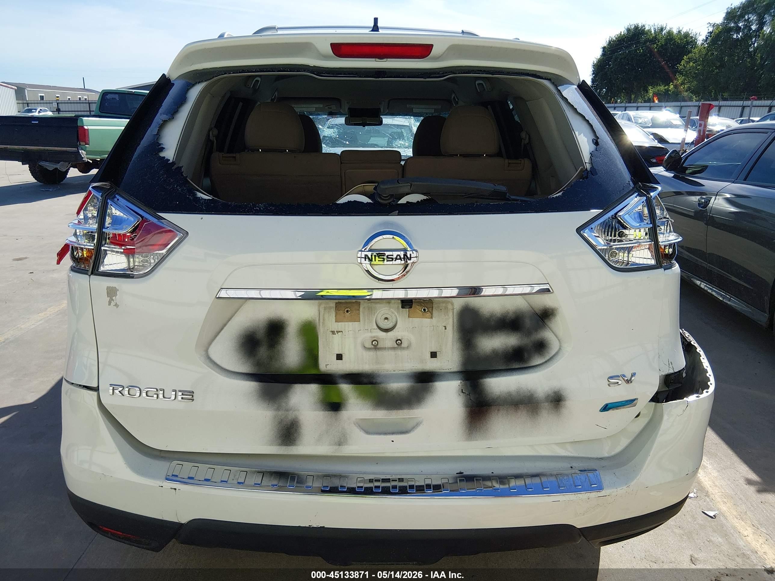 2014 Nissan Rogue Sv White vin: 5N1AT2MTXEC815092
