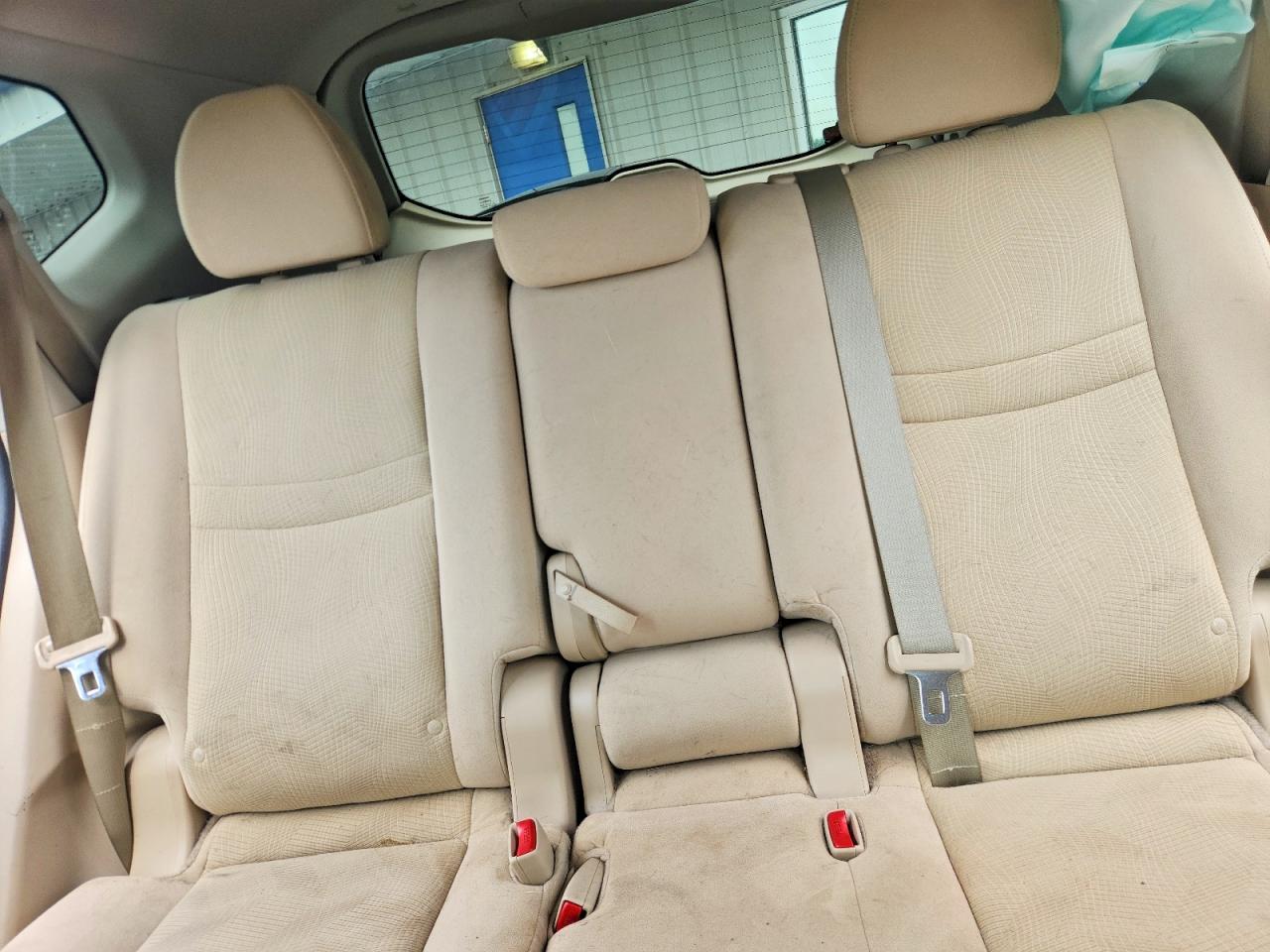2014 Nissan Rogue Sv White vin: 5N1AT2MTXEC859688