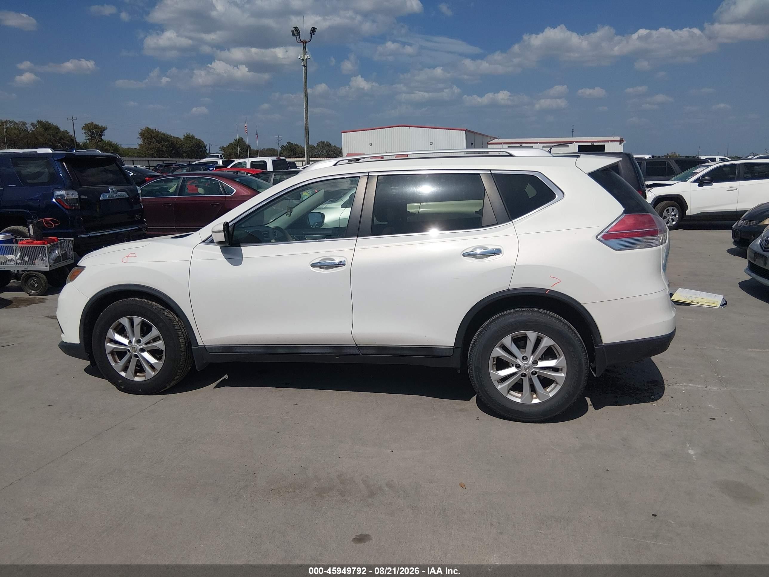 2014 Nissan Rogue Sv White vin: 5N1AT2MTXEC866690