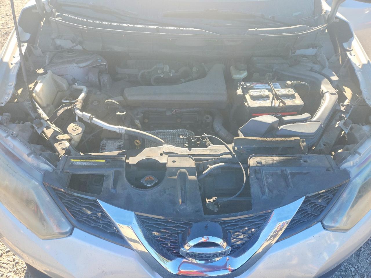 2015 Nissan Rogue S Silver vin: 5N1AT2MTXFC753792