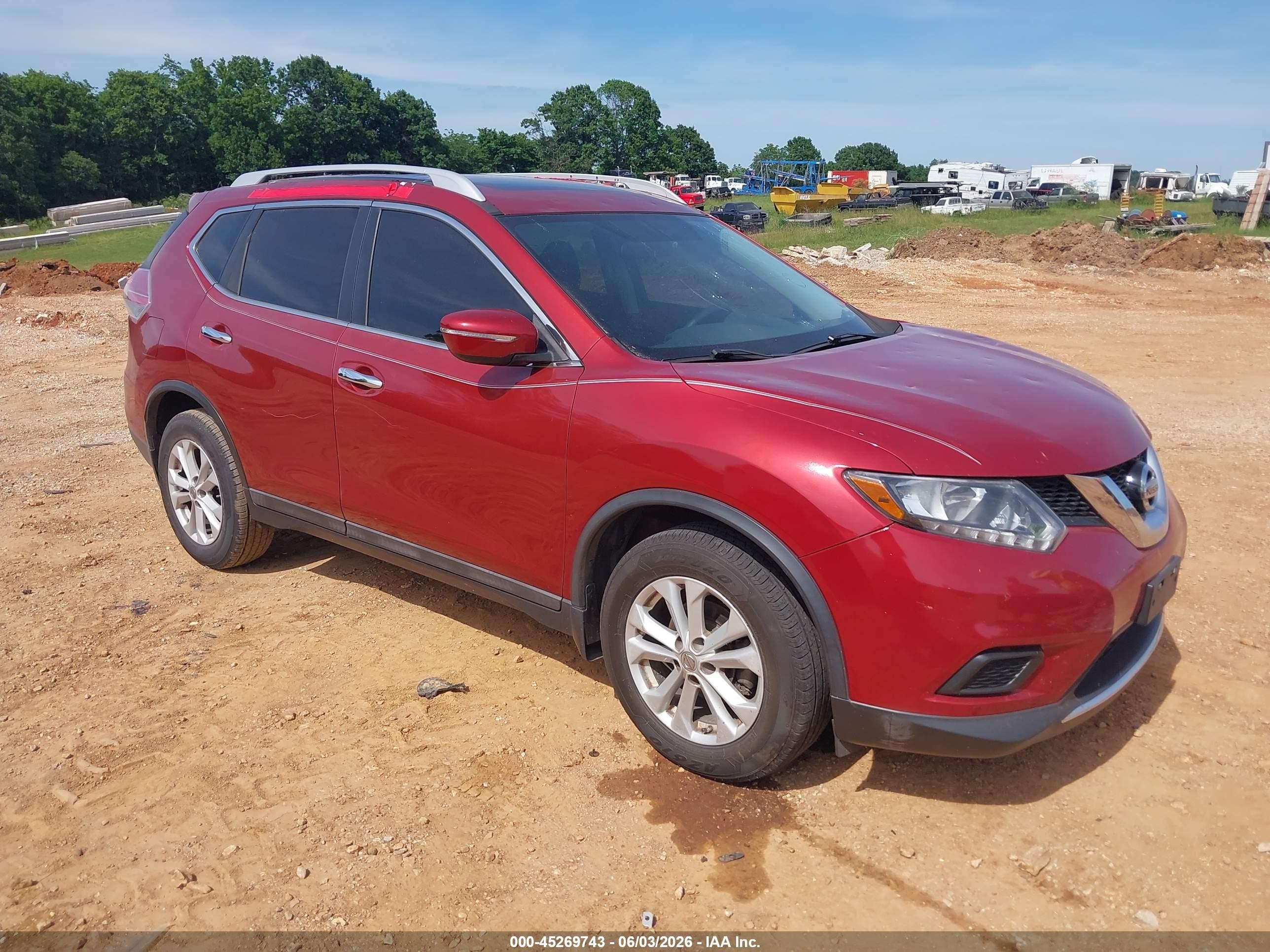 2015 Nissan Rogue Sv Красный vin: 5N1AT2MTXFC841354