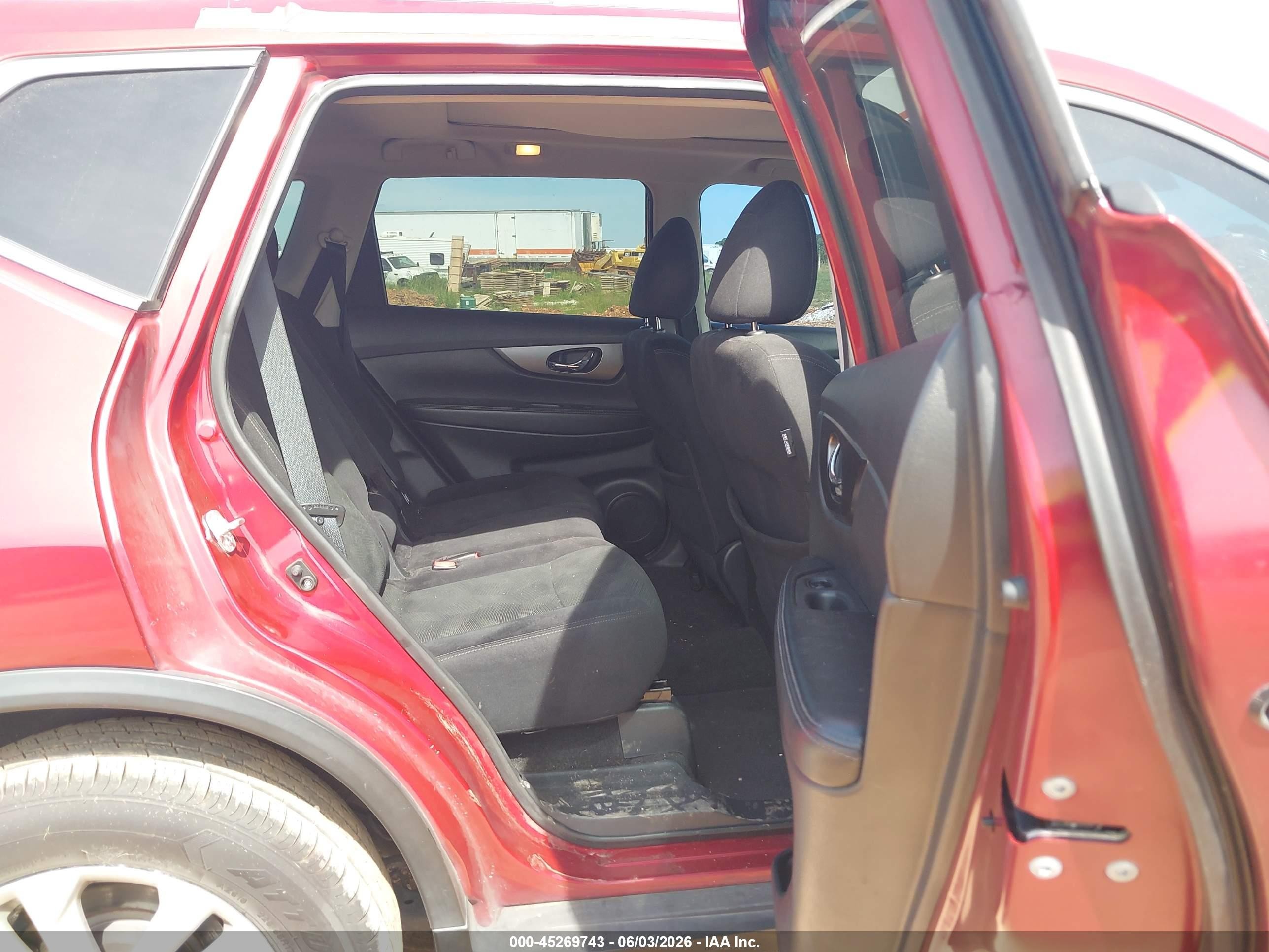 2015 Nissan Rogue Sv Красный vin: 5N1AT2MTXFC841354