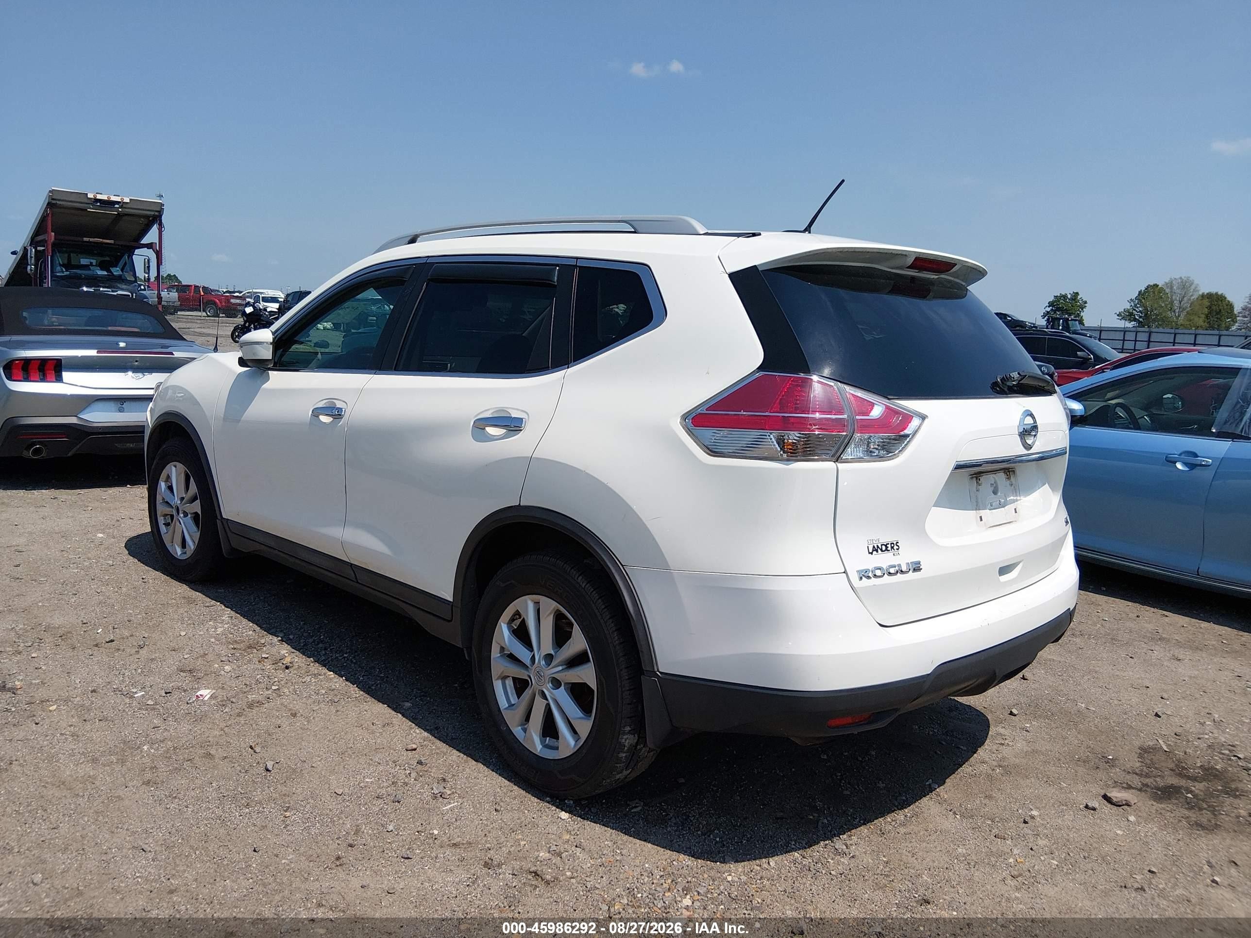 2015 Nissan Rogue Sv White vin: 5N1AT2MTXFC884480