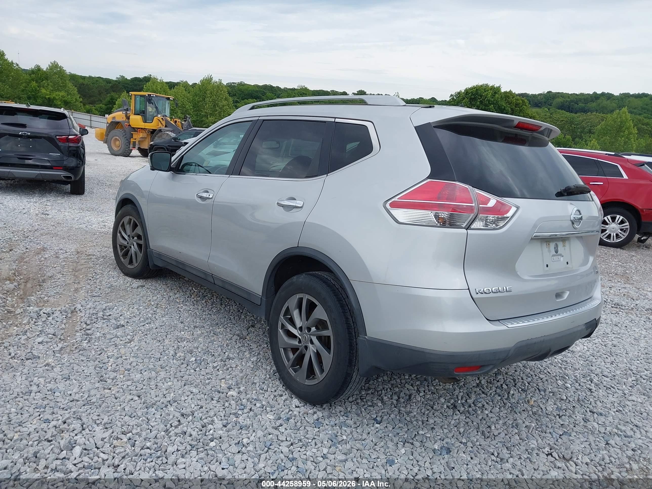 2015 Nissan Rogue Sl Silver vin: 5N1AT2MTXFC885399