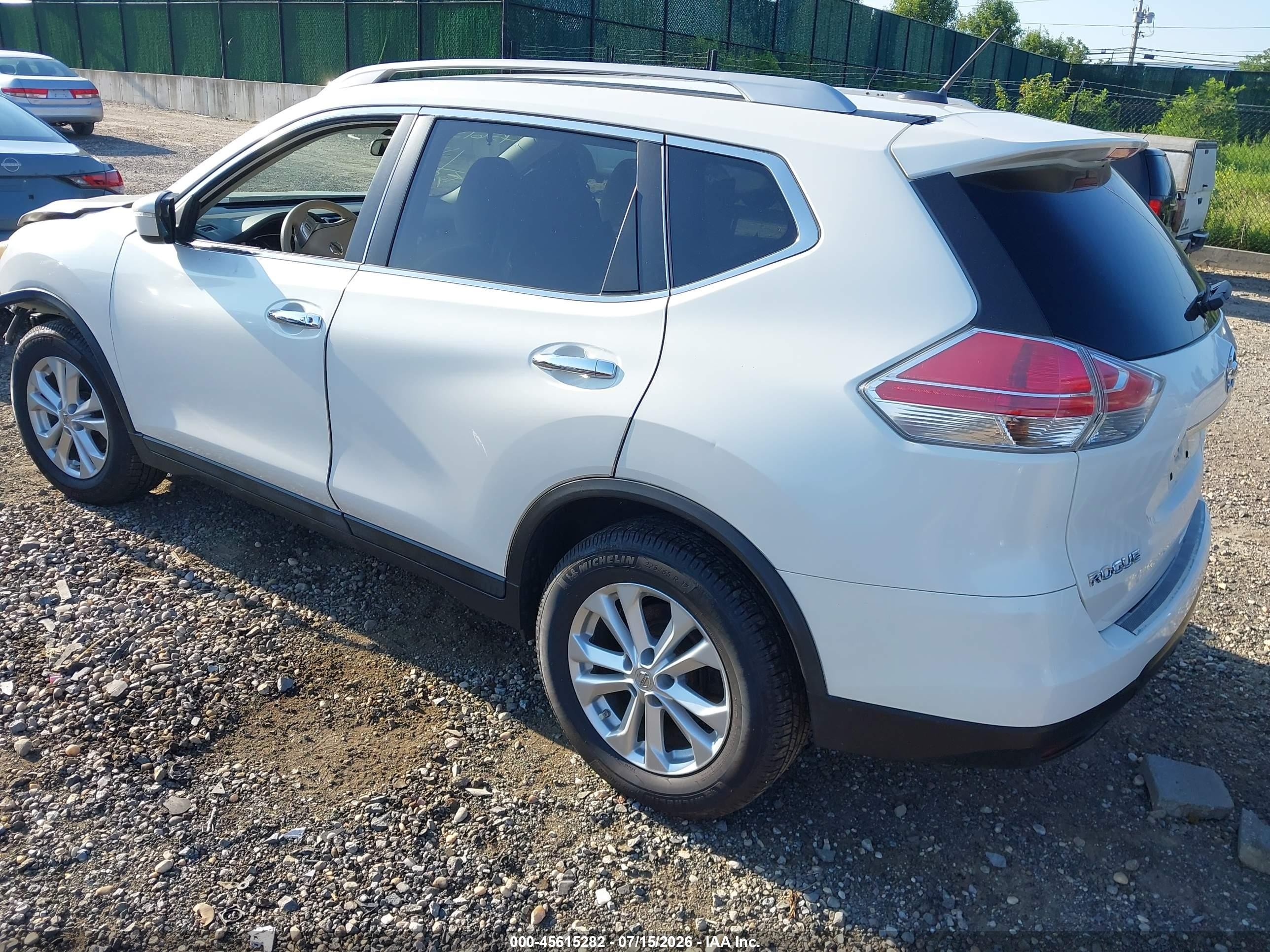 2014 Nissan Rogue Sv White vin: 5N1AT2MV0EC750979