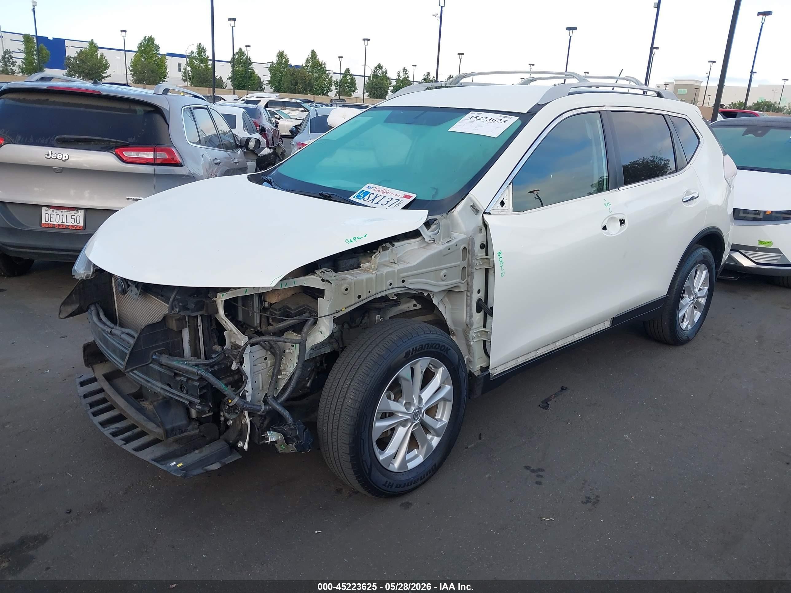 2014 Nissan Rogue Sv White vin: 5N1AT2MV0EC828662