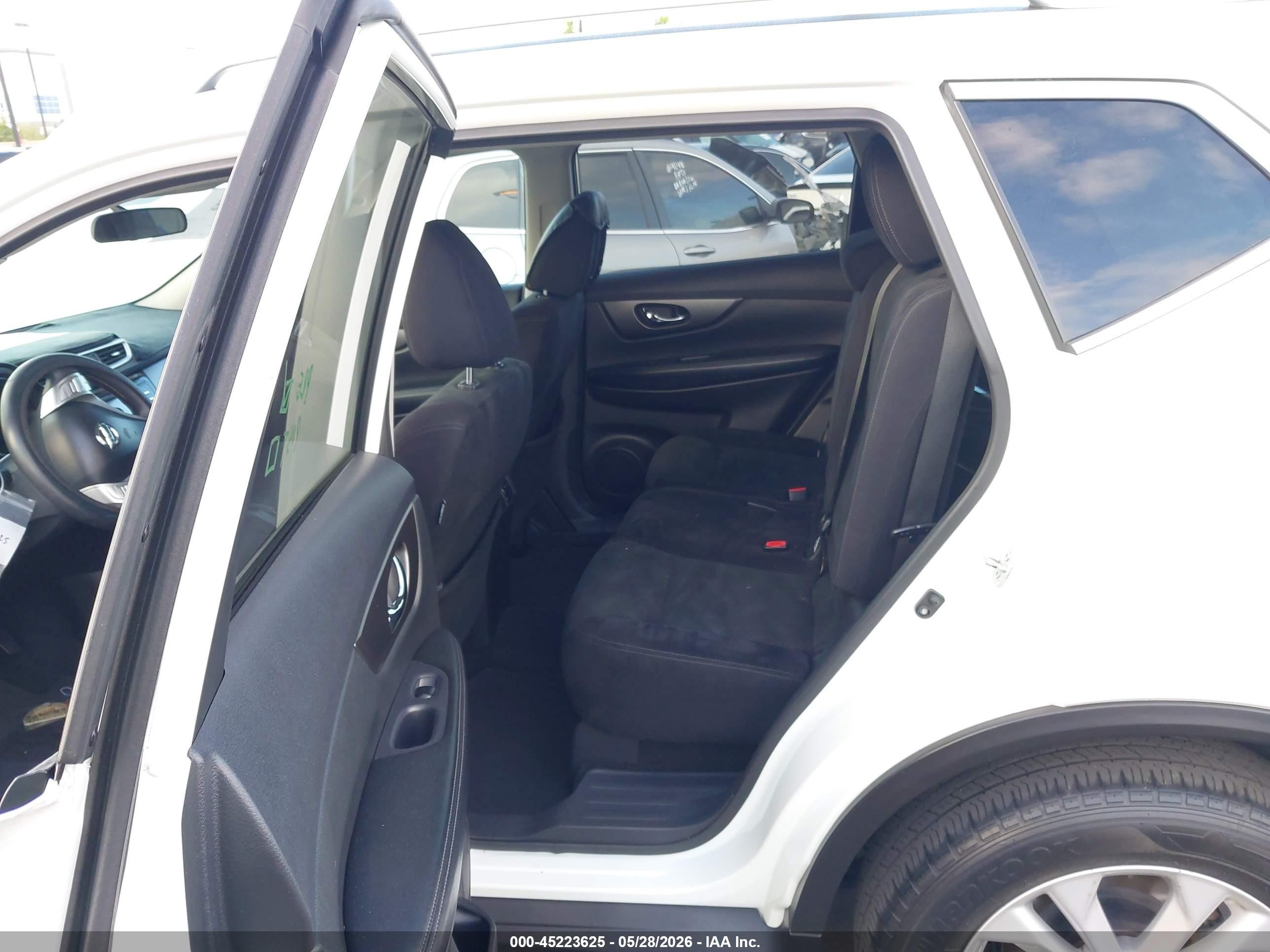 2014 Nissan Rogue Sv White vin: 5N1AT2MV0EC828662