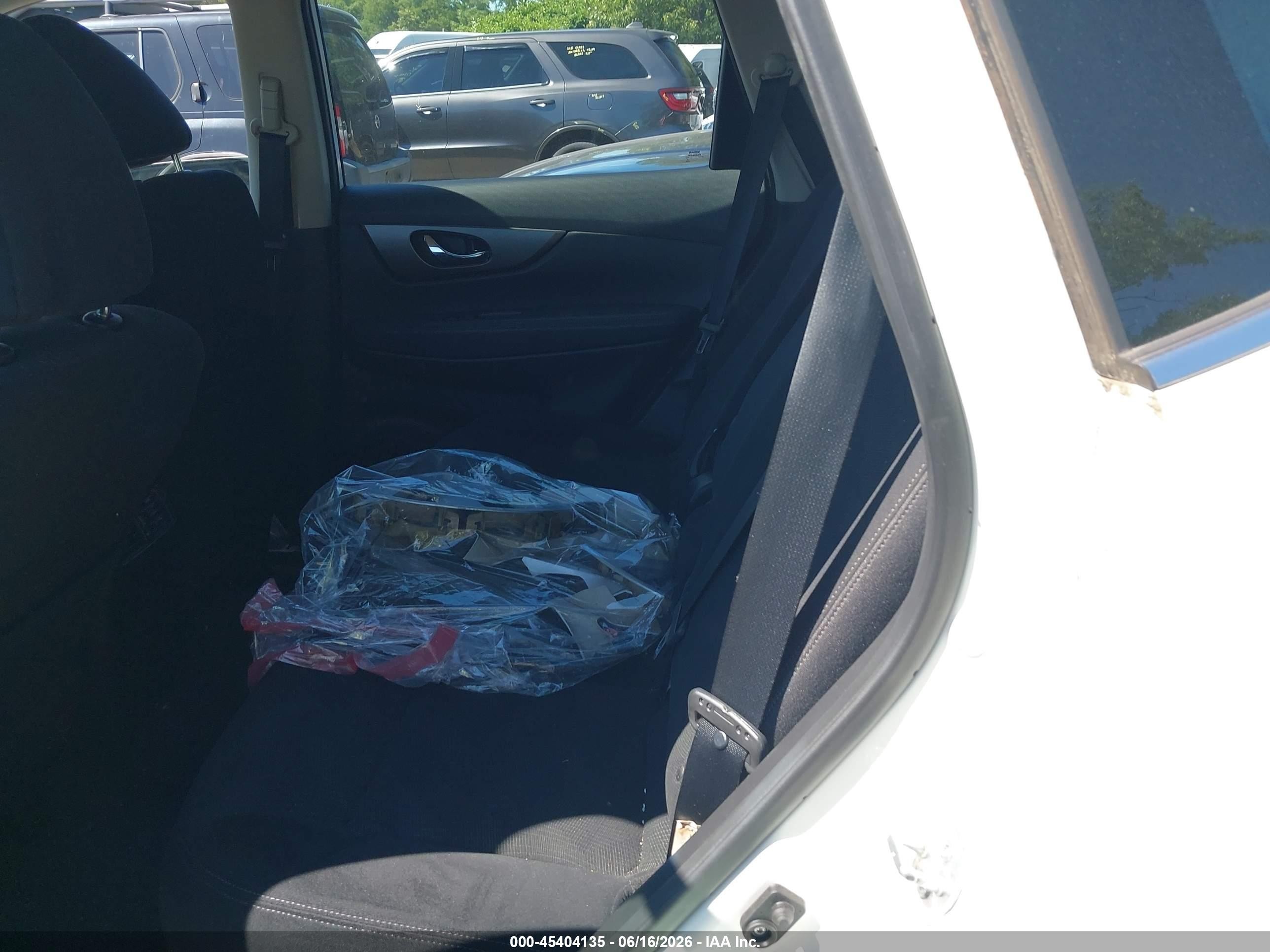 2014 Nissan Rogue S Белый vin: 5N1AT2MV0EC869518