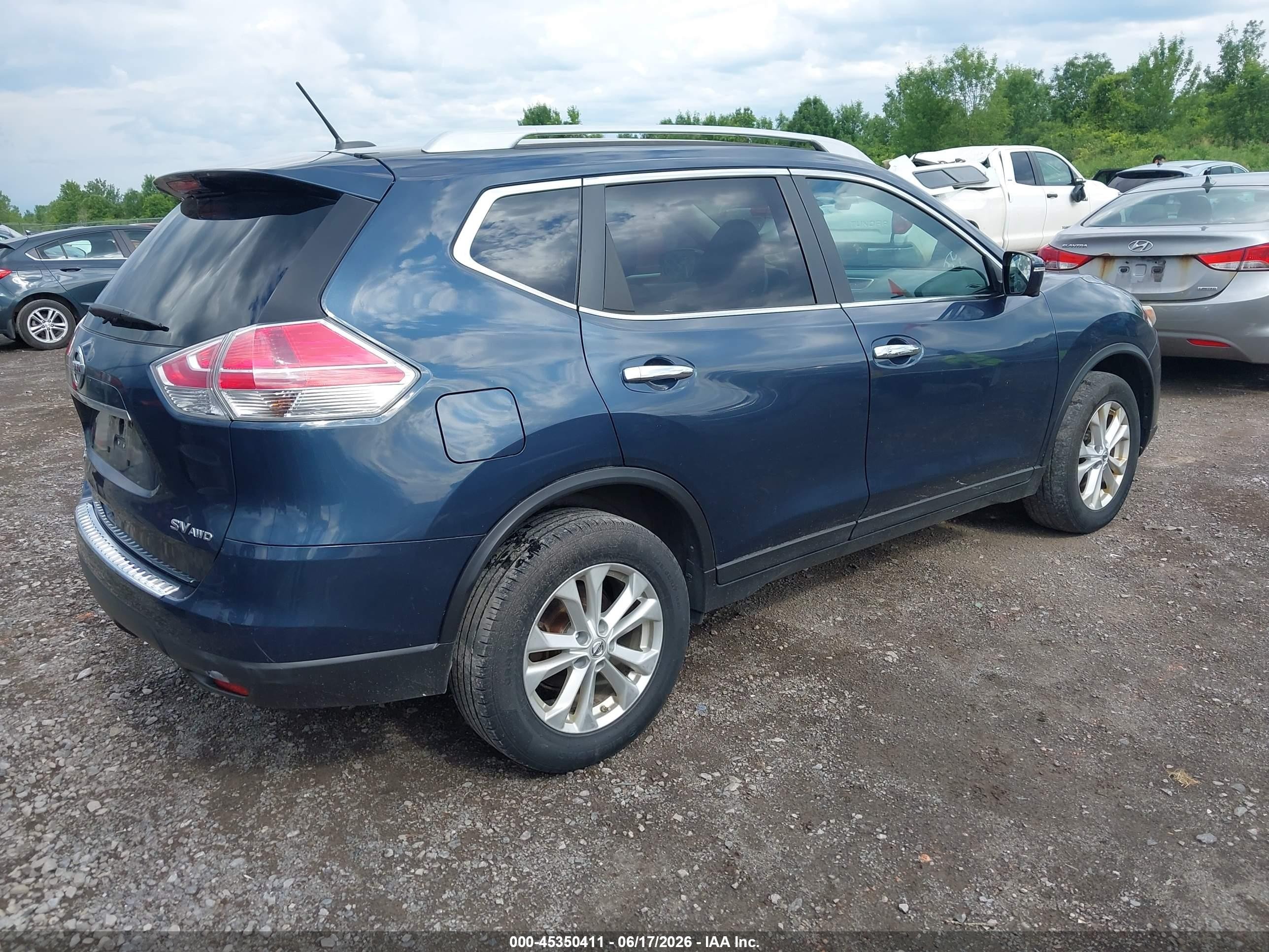 2015 Nissan Rogue Sv Blue vin: 5N1AT2MV0FC823298
