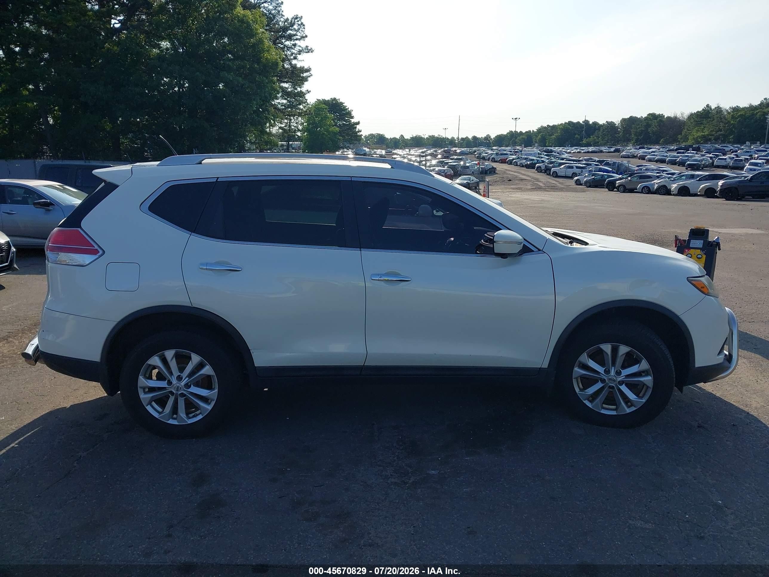 2015 Nissan Rogue Sv White vin: 5N1AT2MV0FC836469