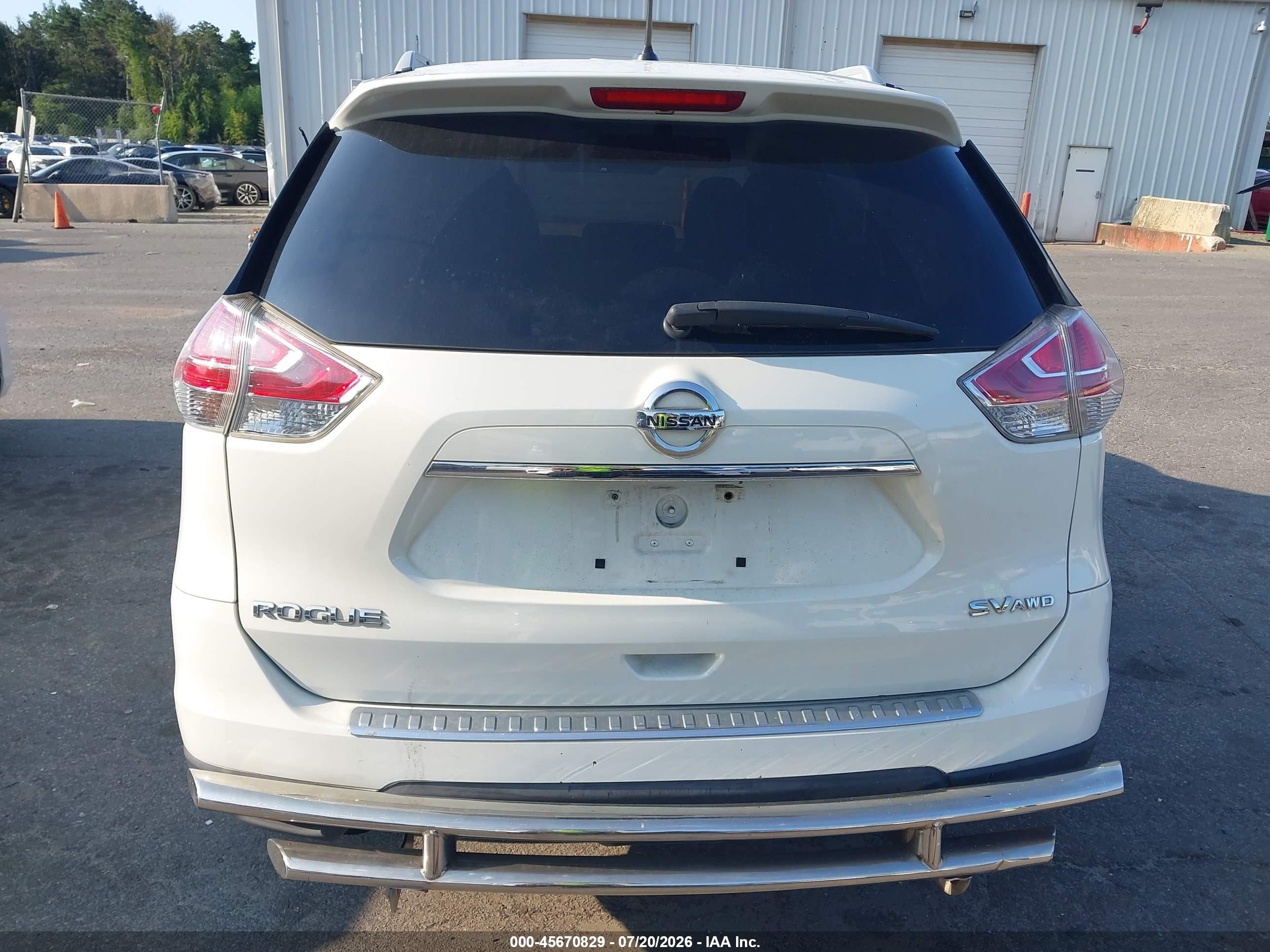 2015 Nissan Rogue Sv White vin: 5N1AT2MV0FC836469