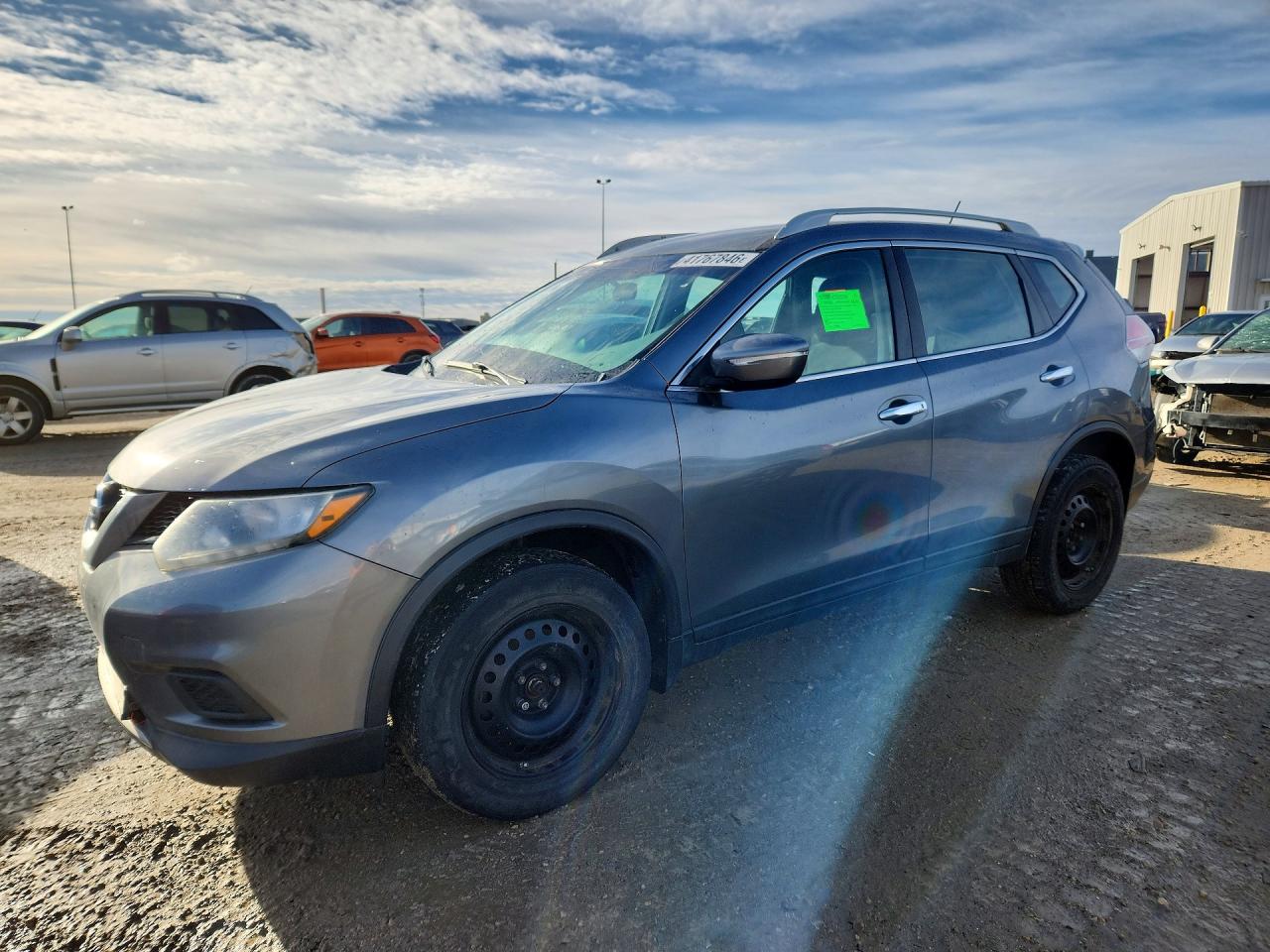 2015 Nissan Rogue S Серебряный vin: 5N1AT2MV0FC869276