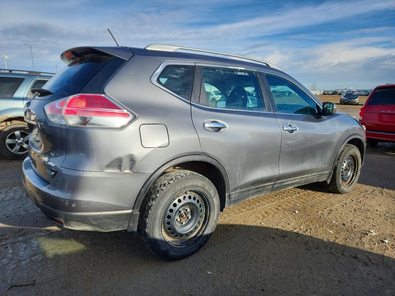 2015 Nissan Rogue S Silver vin: 5N1AT2MV0FC869276