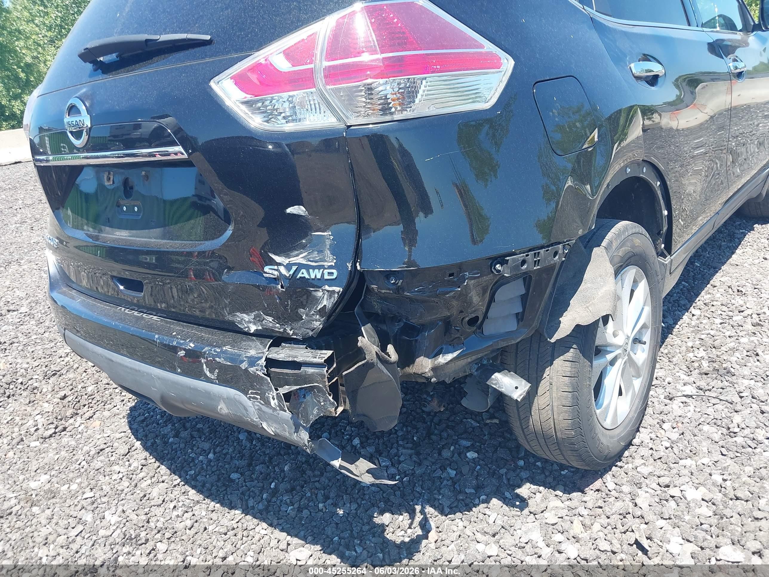 2015 Nissan Rogue Sv Черный vin: 5N1AT2MV0FC893545