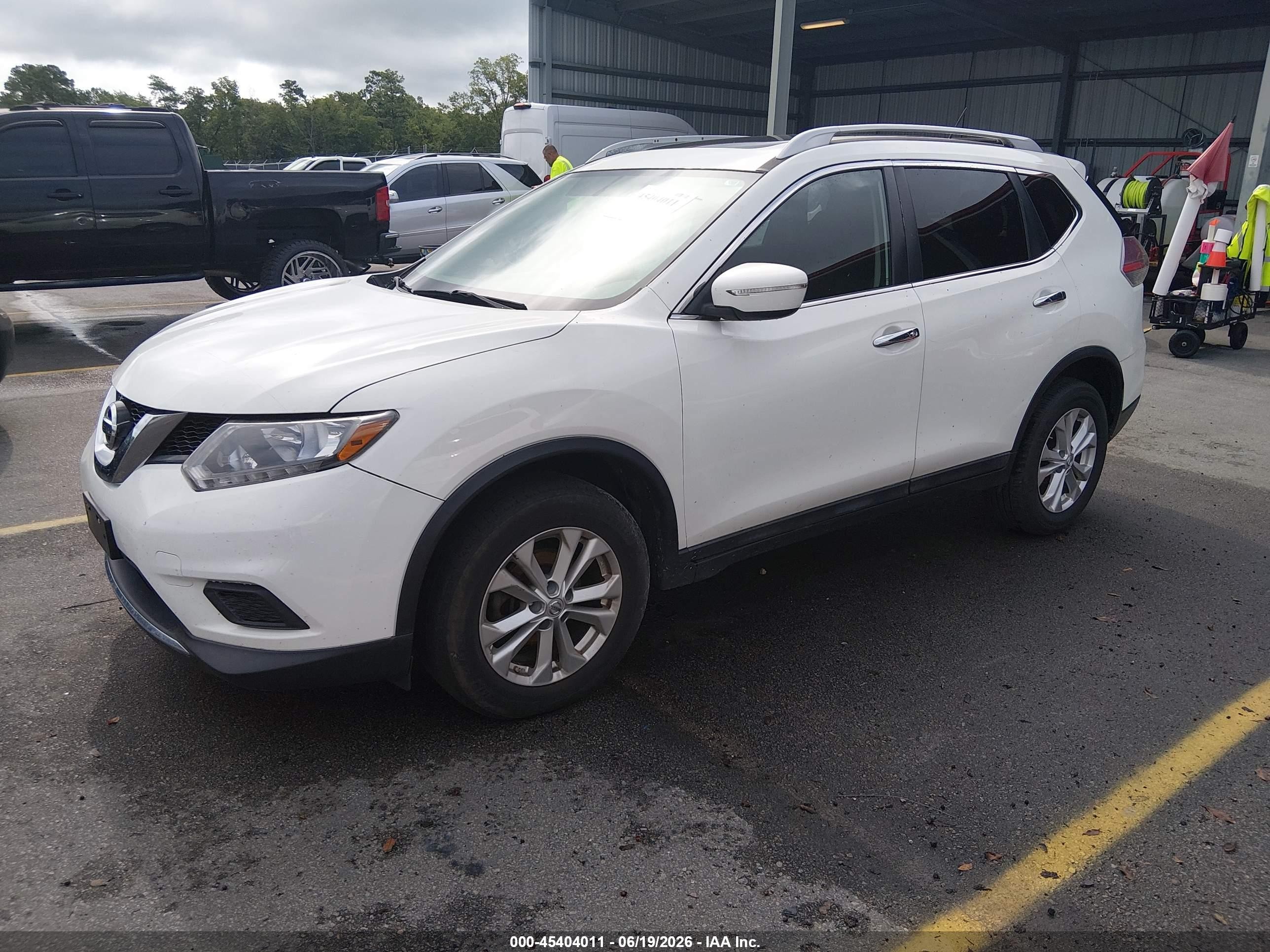 2015 Nissan Rogue Sv White vin: 5N1AT2MV0FC909808