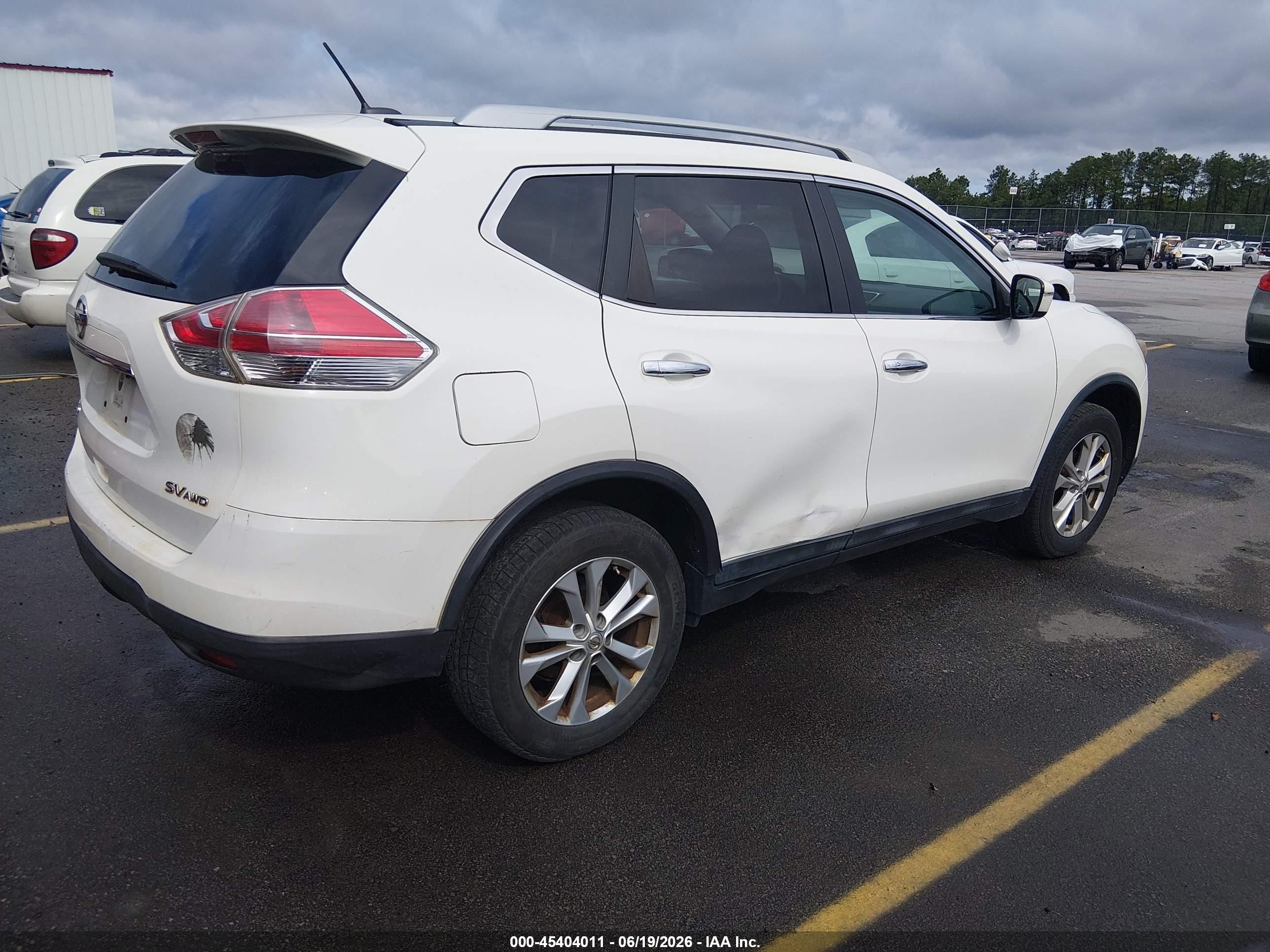 2015 Nissan Rogue Sv White vin: 5N1AT2MV0FC909808