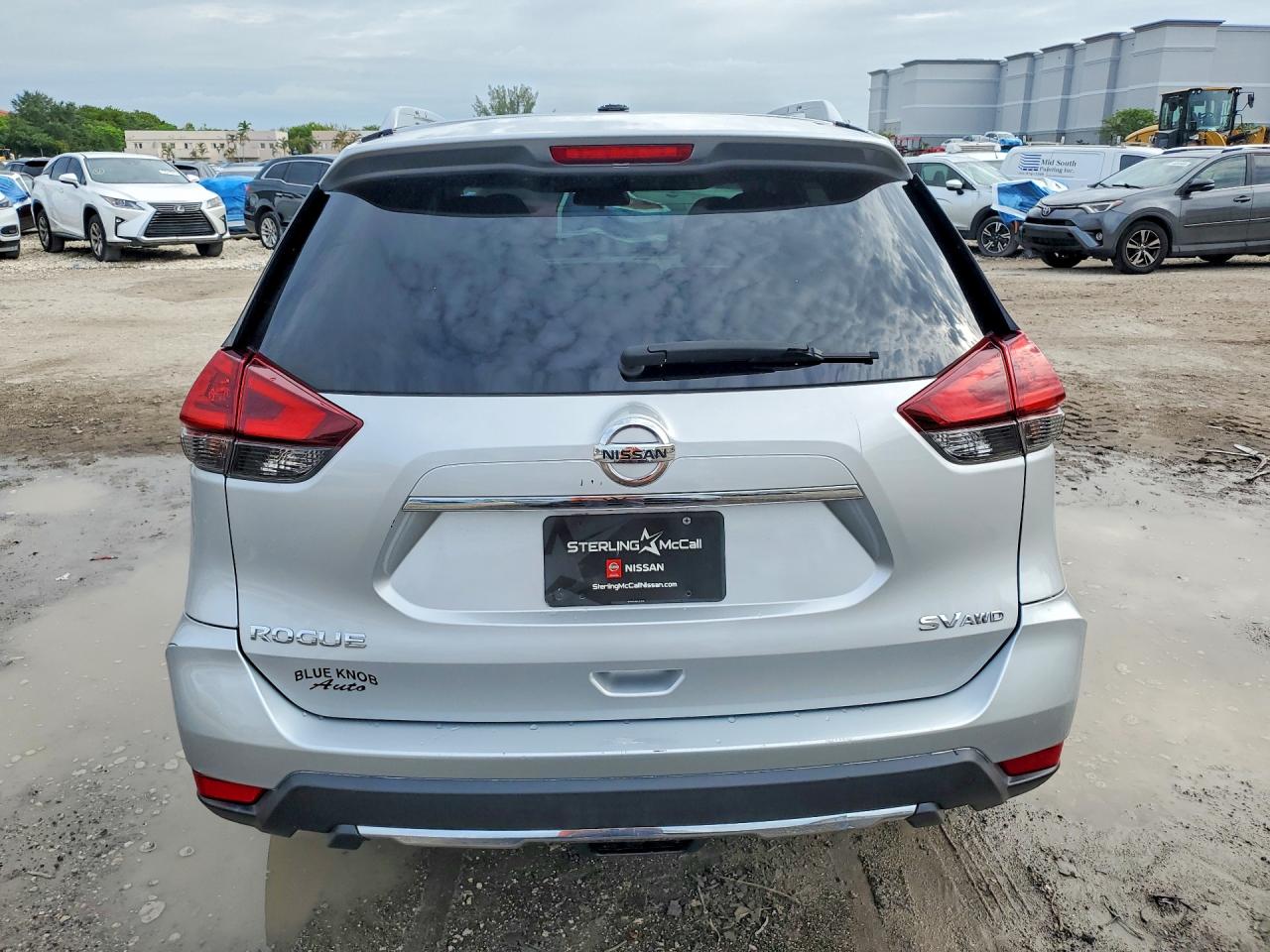 2018 Nissan Rogue Sv Silver vin: 5N1AT2MV0JC711318