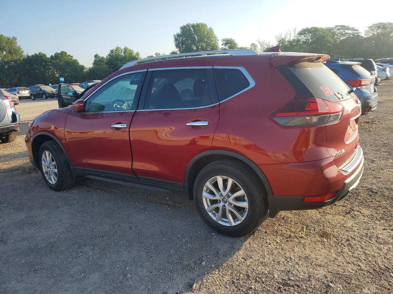 2018 Nissan Rogue Sv Maroon vin: 5N1AT2MV0JC740608