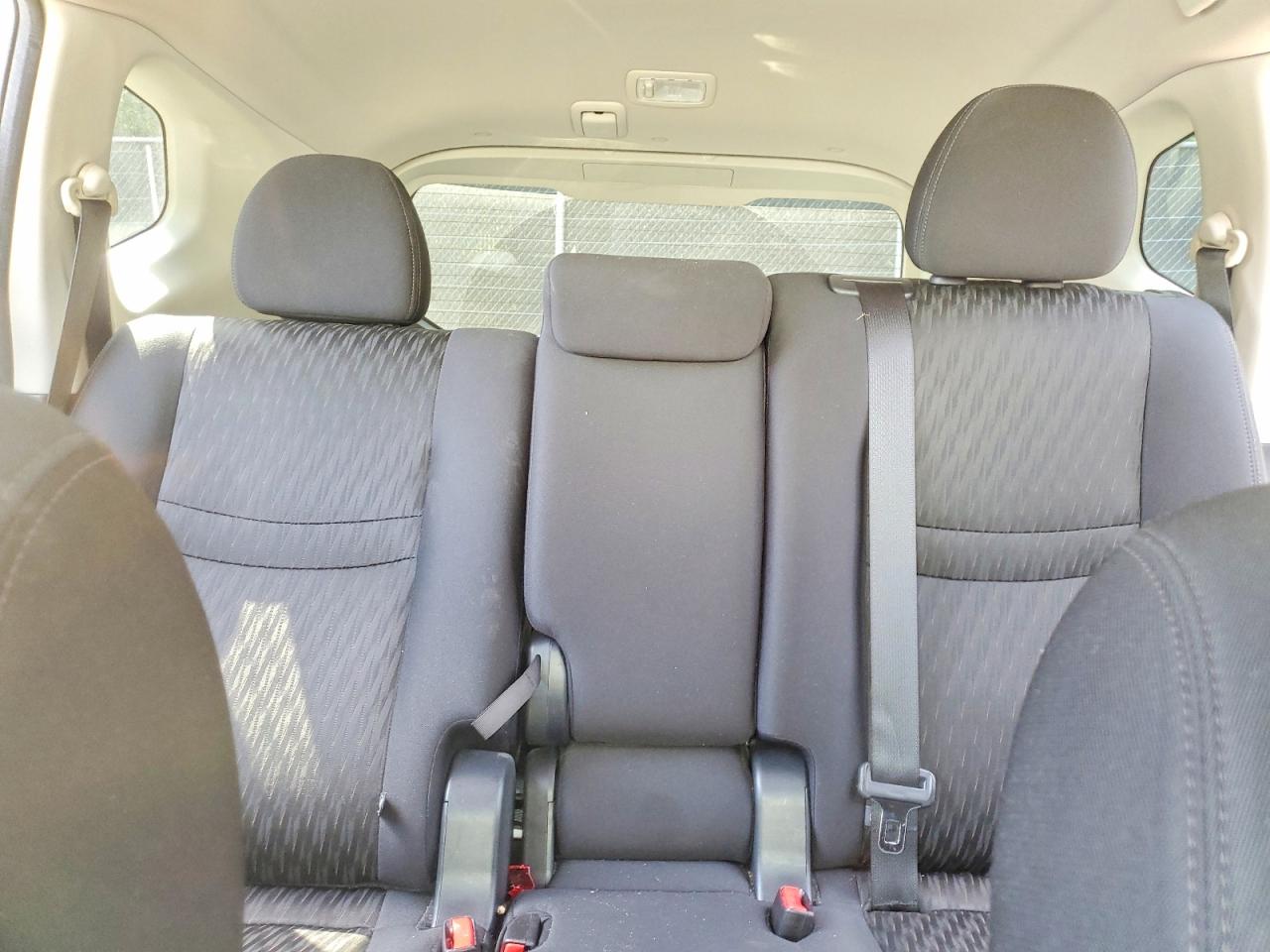 2018 Nissan Rogue Sv White vin: 5N1AT2MV0JC819289