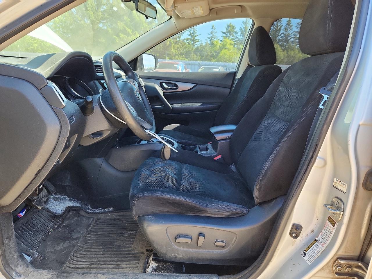 2014 Nissan Rogue S Серебряный vin: 5N1AT2MV1EC758038