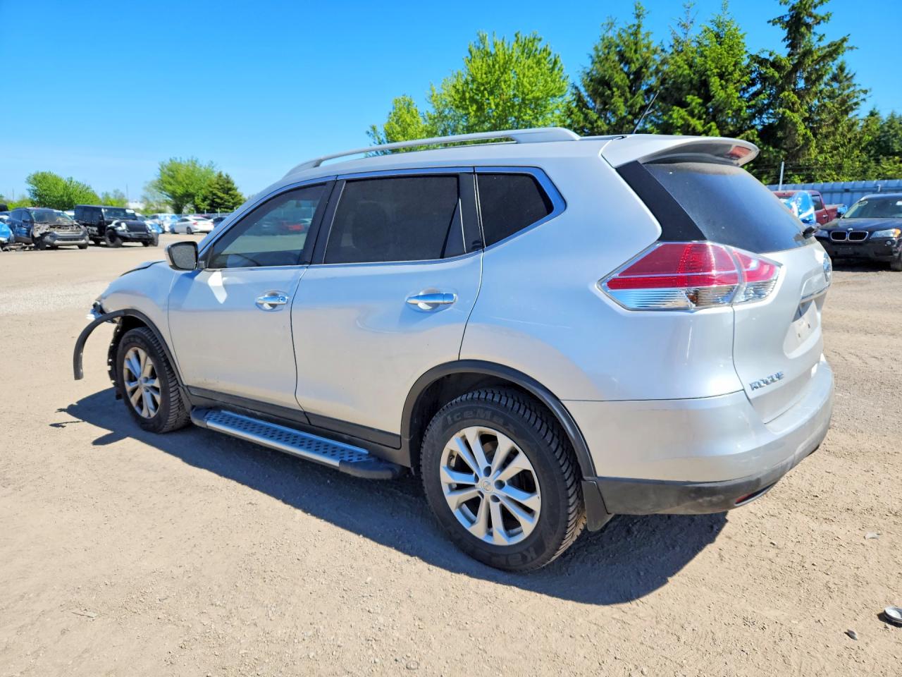 2014 Nissan Rogue S Серебряный vin: 5N1AT2MV1EC758038