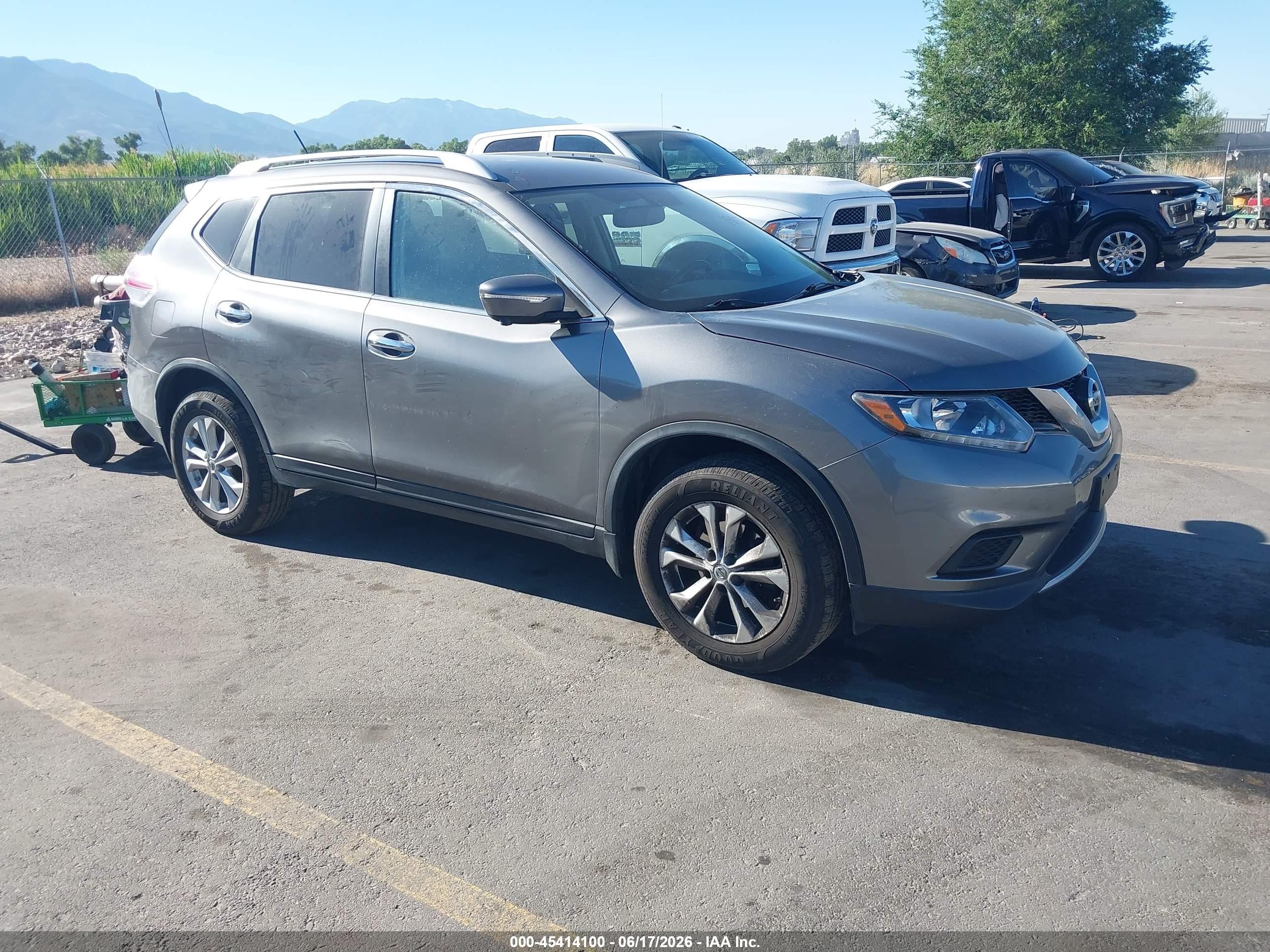 2014 Nissan Rogue Sv Gray vin: 5N1AT2MV1EC772229