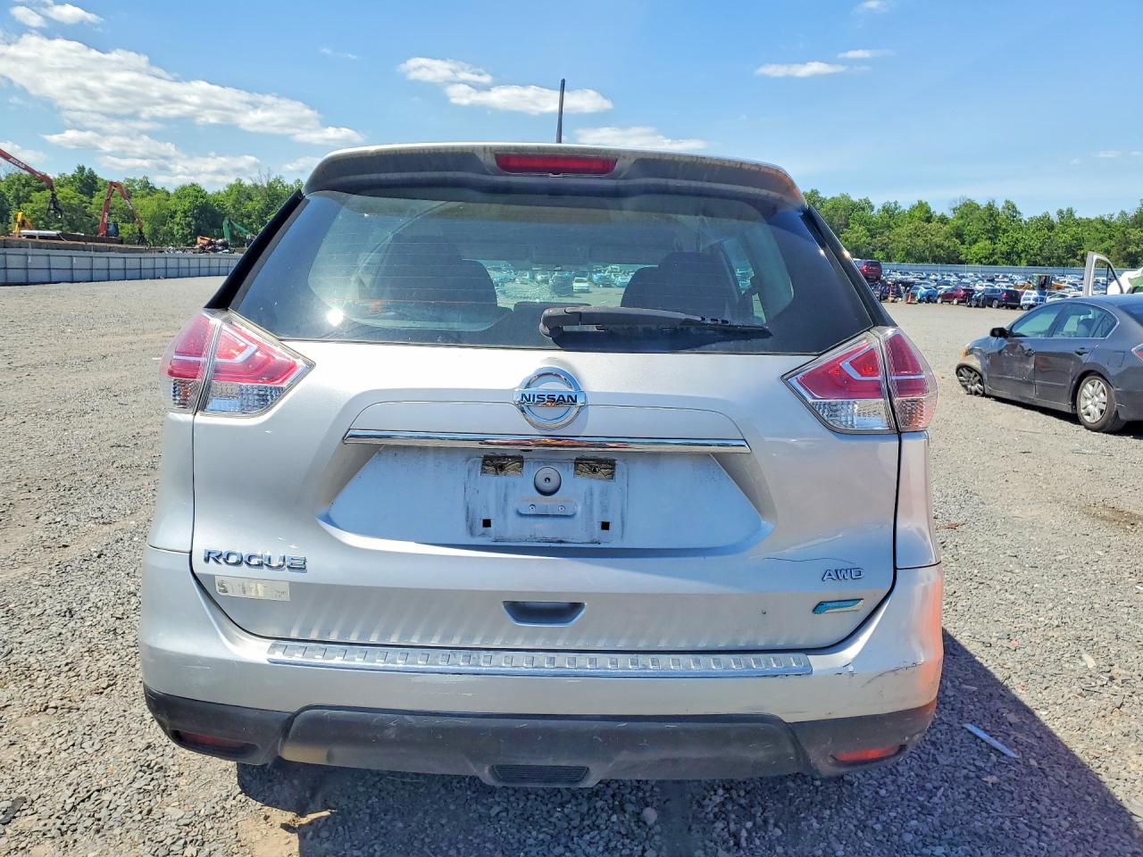 2014 Nissan Rogue S Silver vin: 5N1AT2MV1EC792335