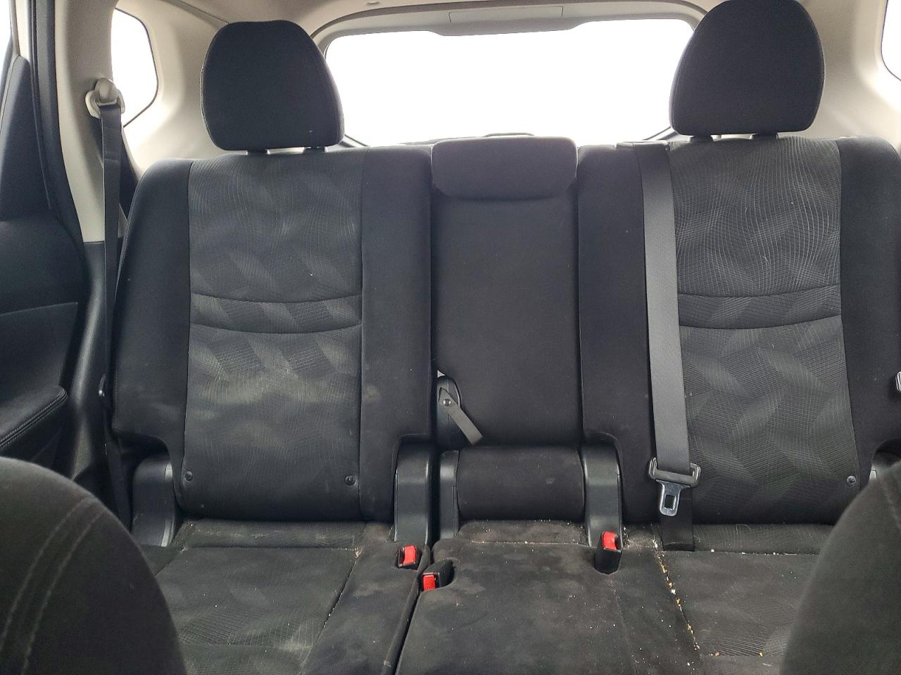 2015 Nissan Rogue S Silver vin: 5N1AT2MV1FC756257
