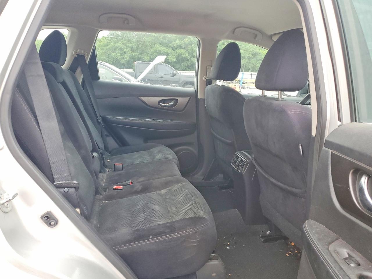 2015 Nissan Rogue S Silver vin: 5N1AT2MV1FC756257