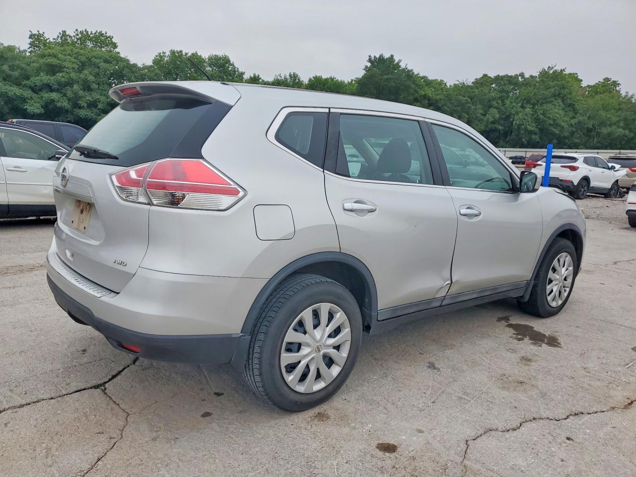 2015 Nissan Rogue S Silver vin: 5N1AT2MV1FC756257