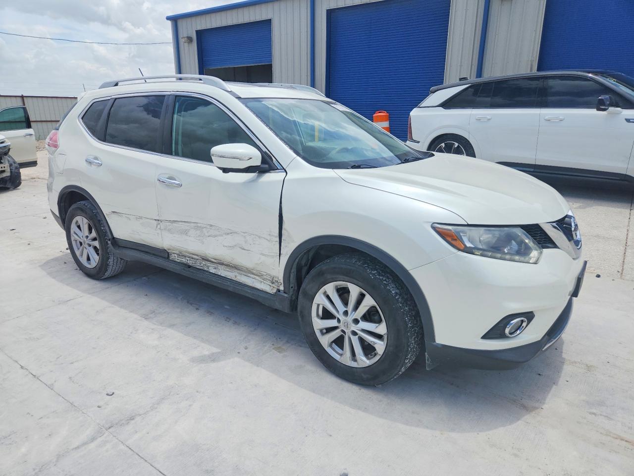 2015 Nissan Rogue S White vin: 5N1AT2MV1FC765282