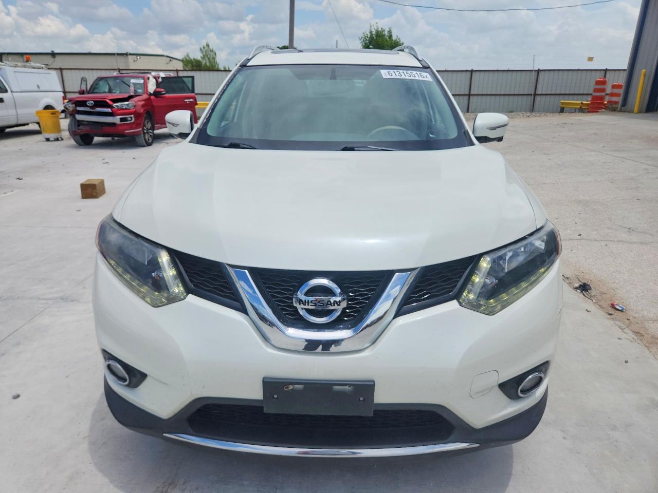2015 Nissan Rogue S White vin: 5N1AT2MV1FC765282