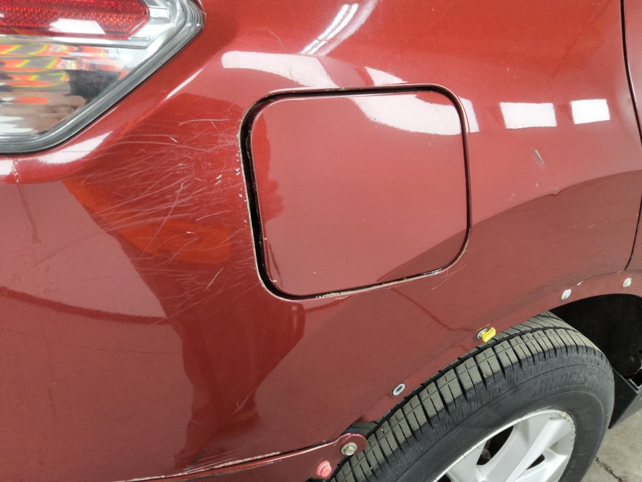 2015 Nissan Rogue Sv Red vin: 5N1AT2MV1FC834326 Damage: Right Qtr Panel, Heavy Scratch, > 12 Inches