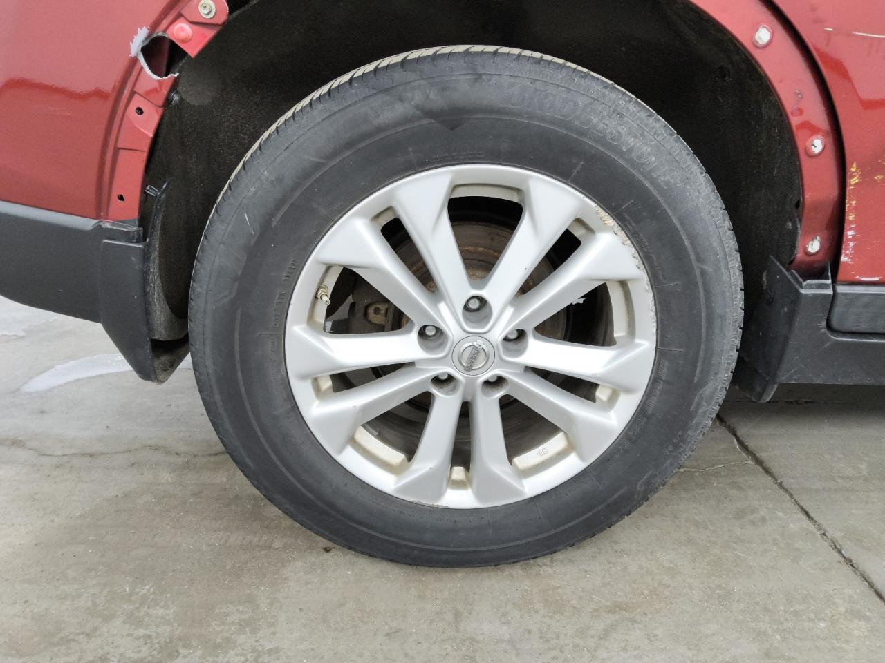 2015 Nissan Rogue Sv Red vin: 5N1AT2MV1FC834326 Damage: Right Rear Wheel, Curb Rash, > 12 Inches
