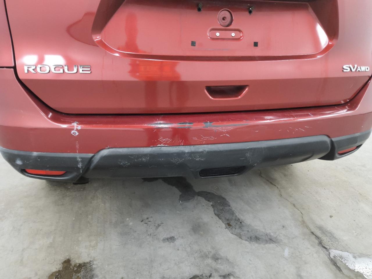2015 Nissan Rogue Sv Red vin: 5N1AT2MV1FC834326 Damage: Rear Bumper, Gouged, > 12 Inches