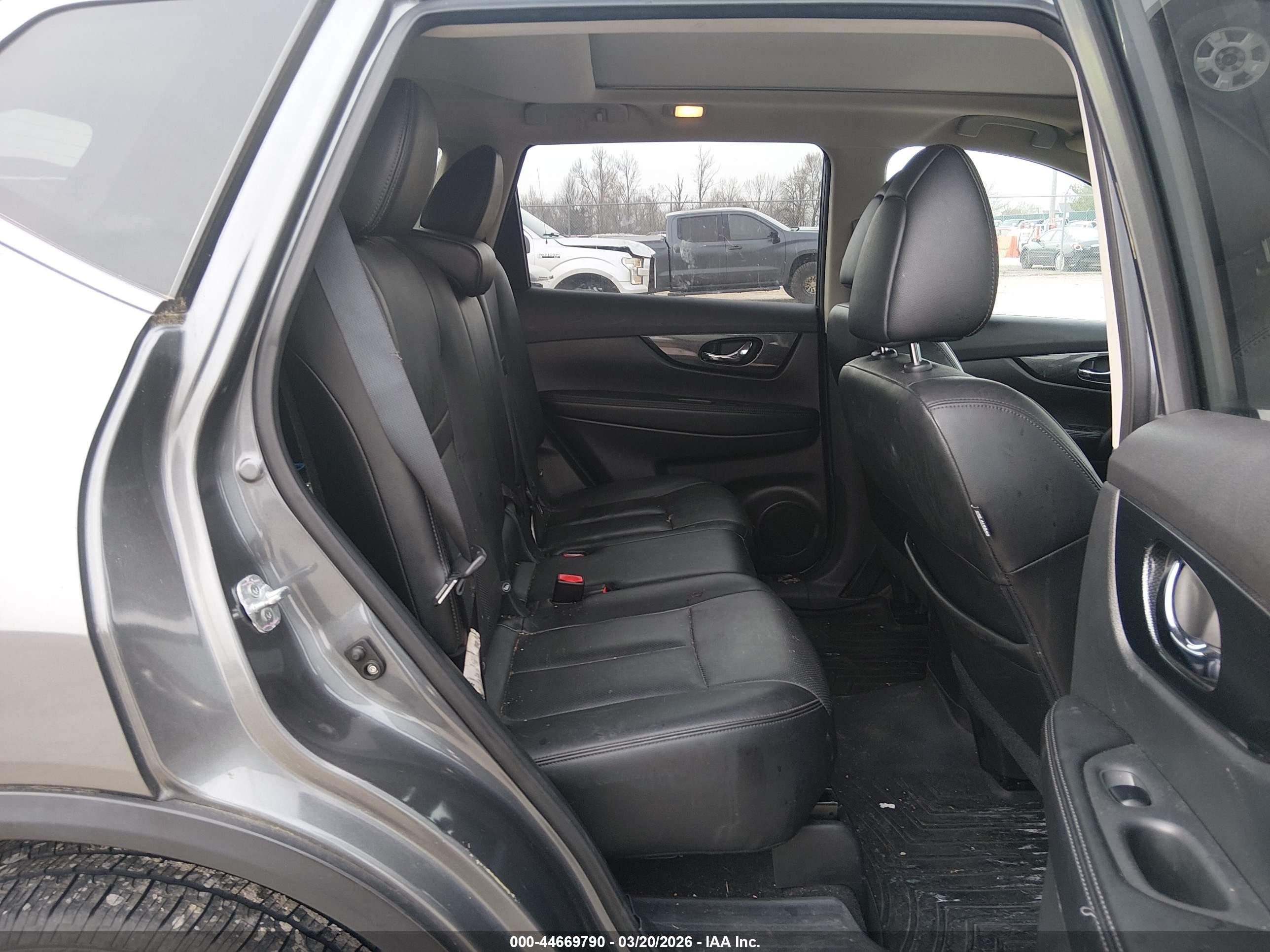 2015 Nissan Rogue Sl Серый vin: 5N1AT2MV1FC918226