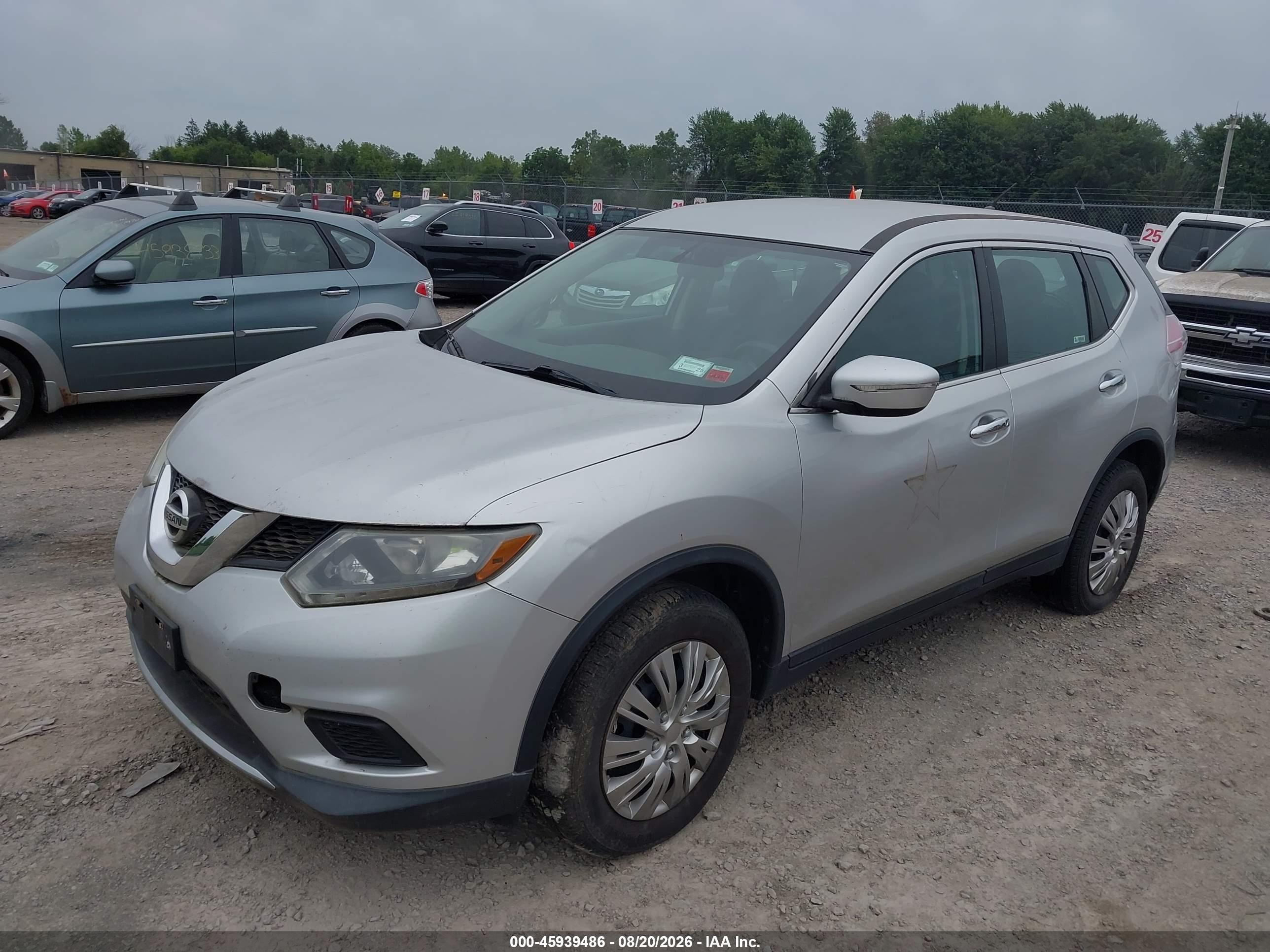 2014 Nissan Rogue S Silver vin: 5N1AT2MV2EC755052