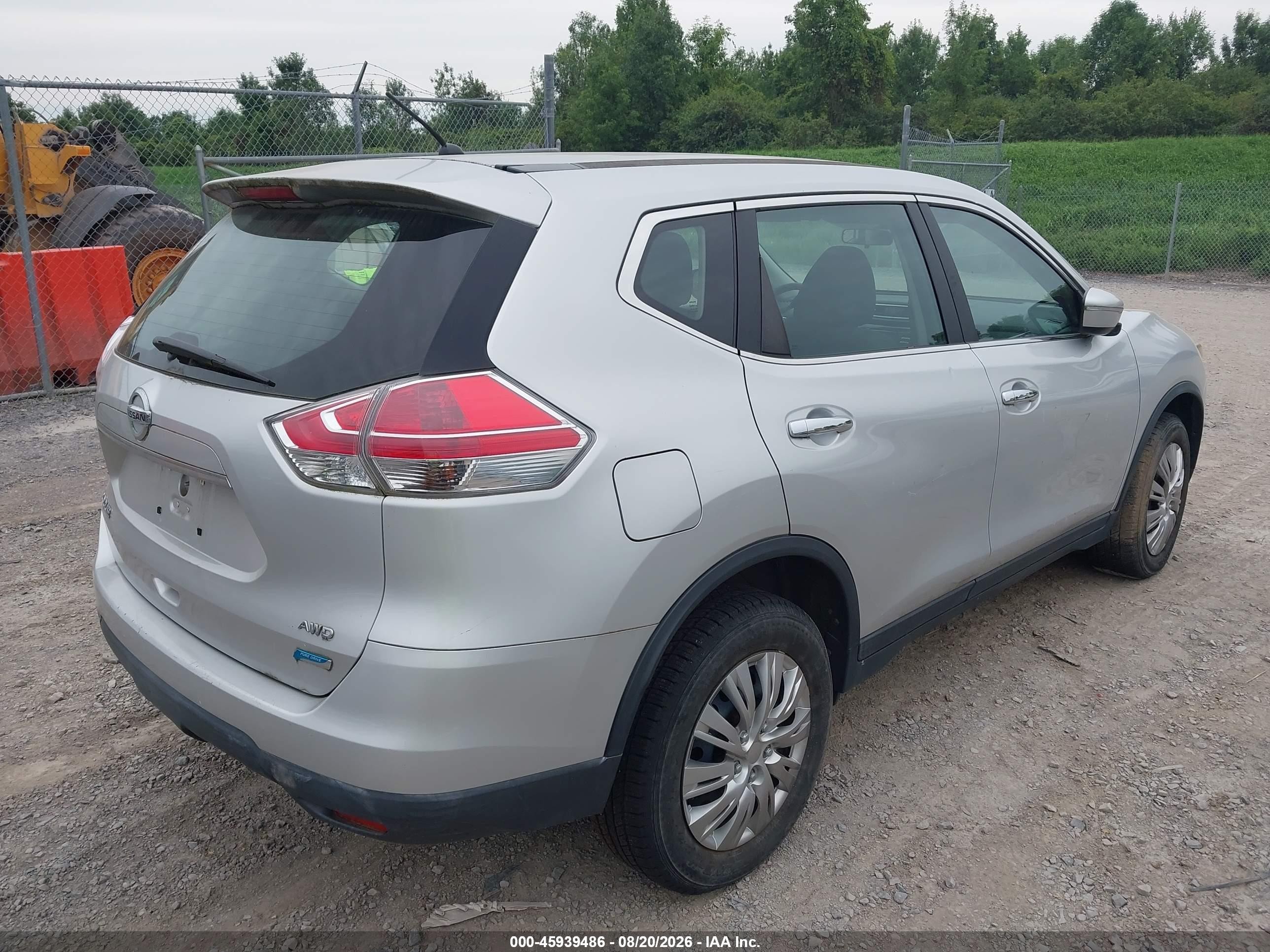 2014 Nissan Rogue S Silver vin: 5N1AT2MV2EC755052