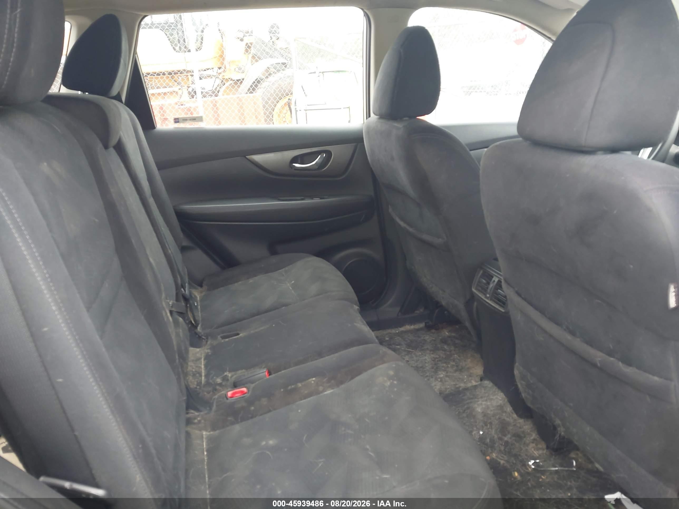 2014 Nissan Rogue S Silver vin: 5N1AT2MV2EC755052